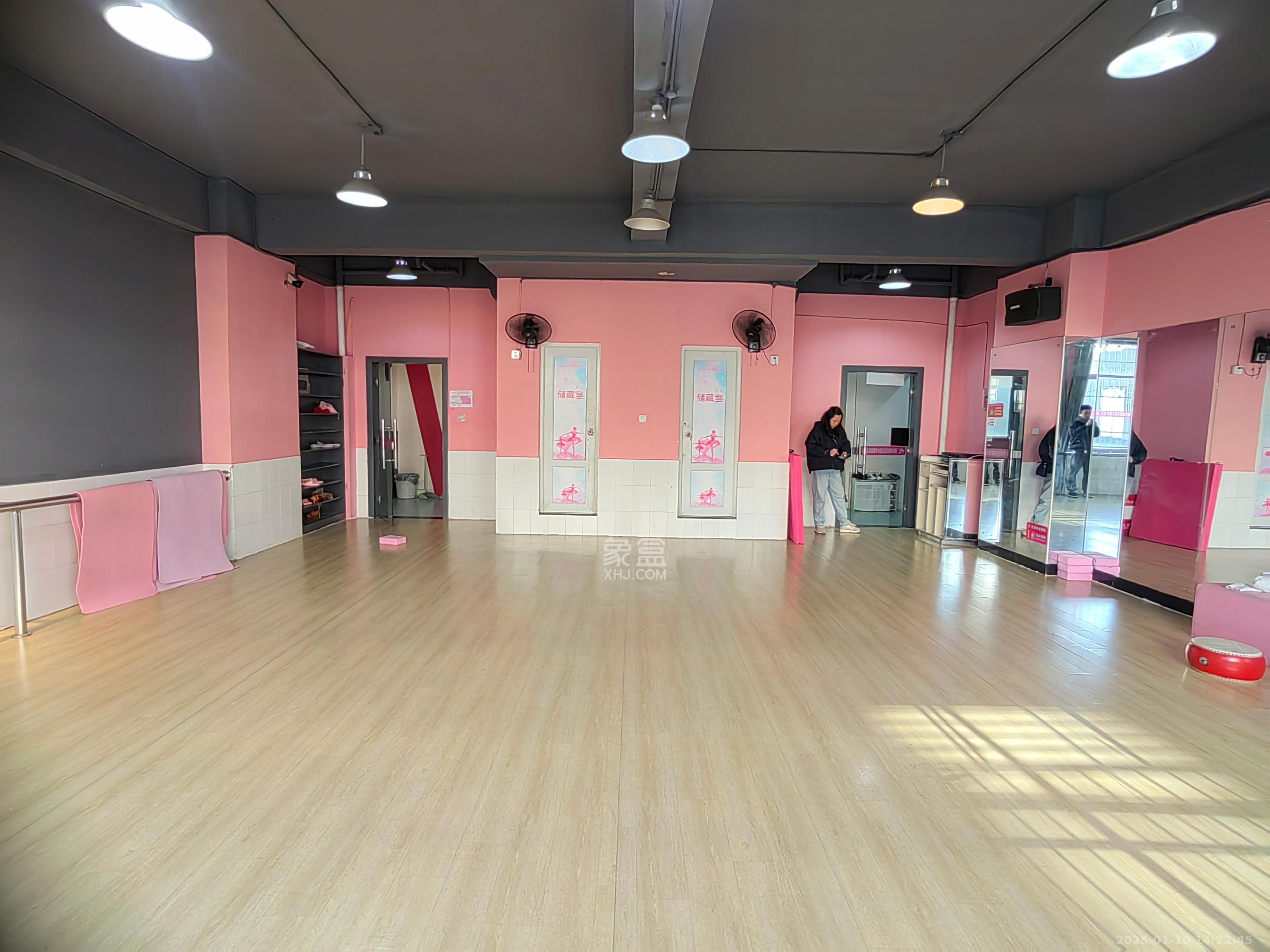 朝阳银座 1室0厅2卫 2800.0元/月 朝阳银座 1室0厅2卫 2800.0元/月室内图