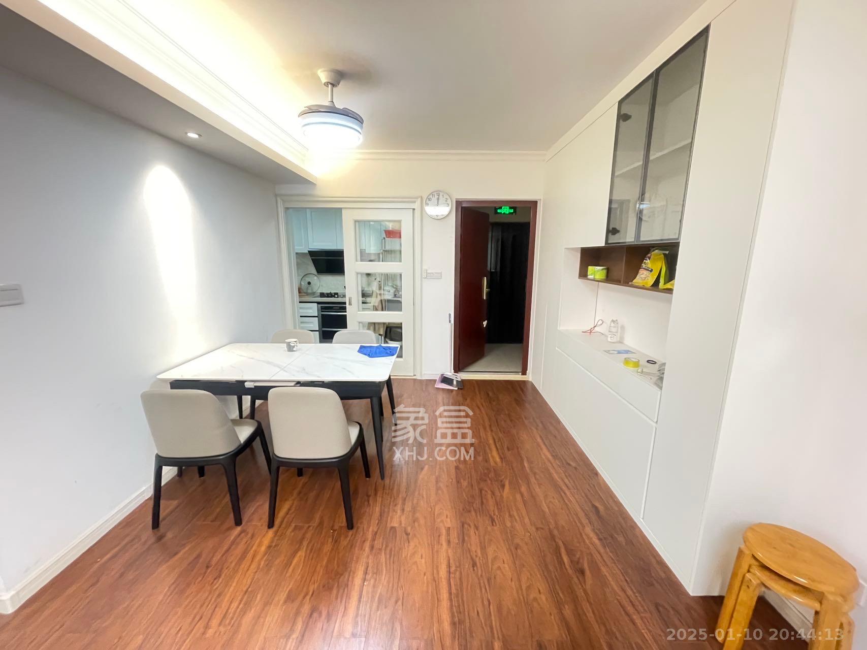 佳辉丽景鑫城  3室2厅2卫    3600.0元/月 佳辉丽景鑫城  3室2厅2卫    3600.0元/月室内图