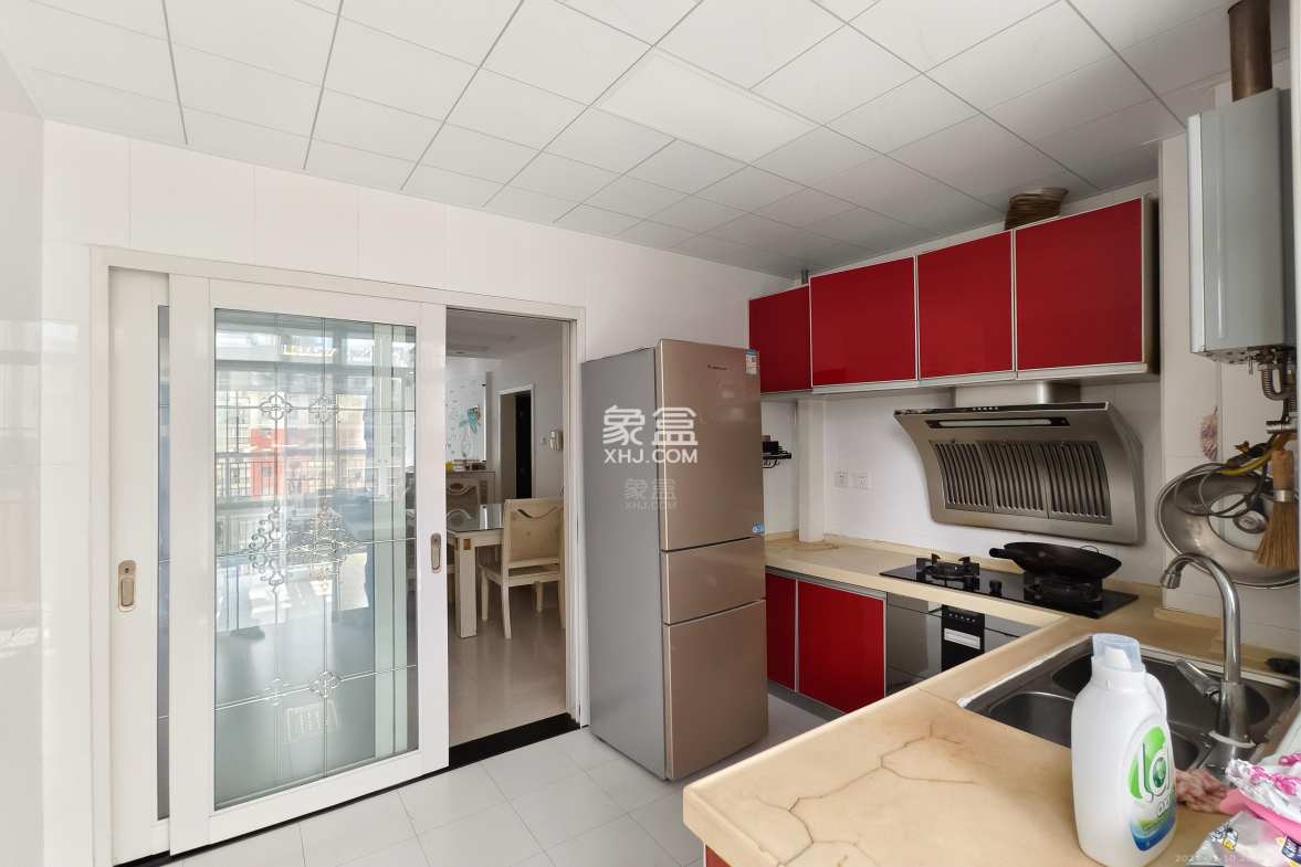 庐山恋 3室2厅1卫 2000.0元/月 庐山恋 3室2厅1卫 2000.0元/月室内图