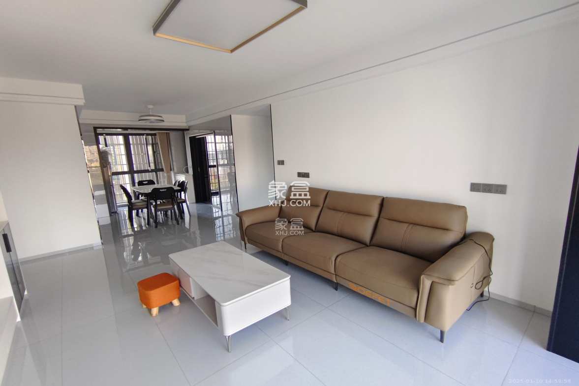 惟智园安置小区  4室2厅2卫    3000.0元/月 惟智园安置小区  4室2厅2卫    3000.0元/月室内图