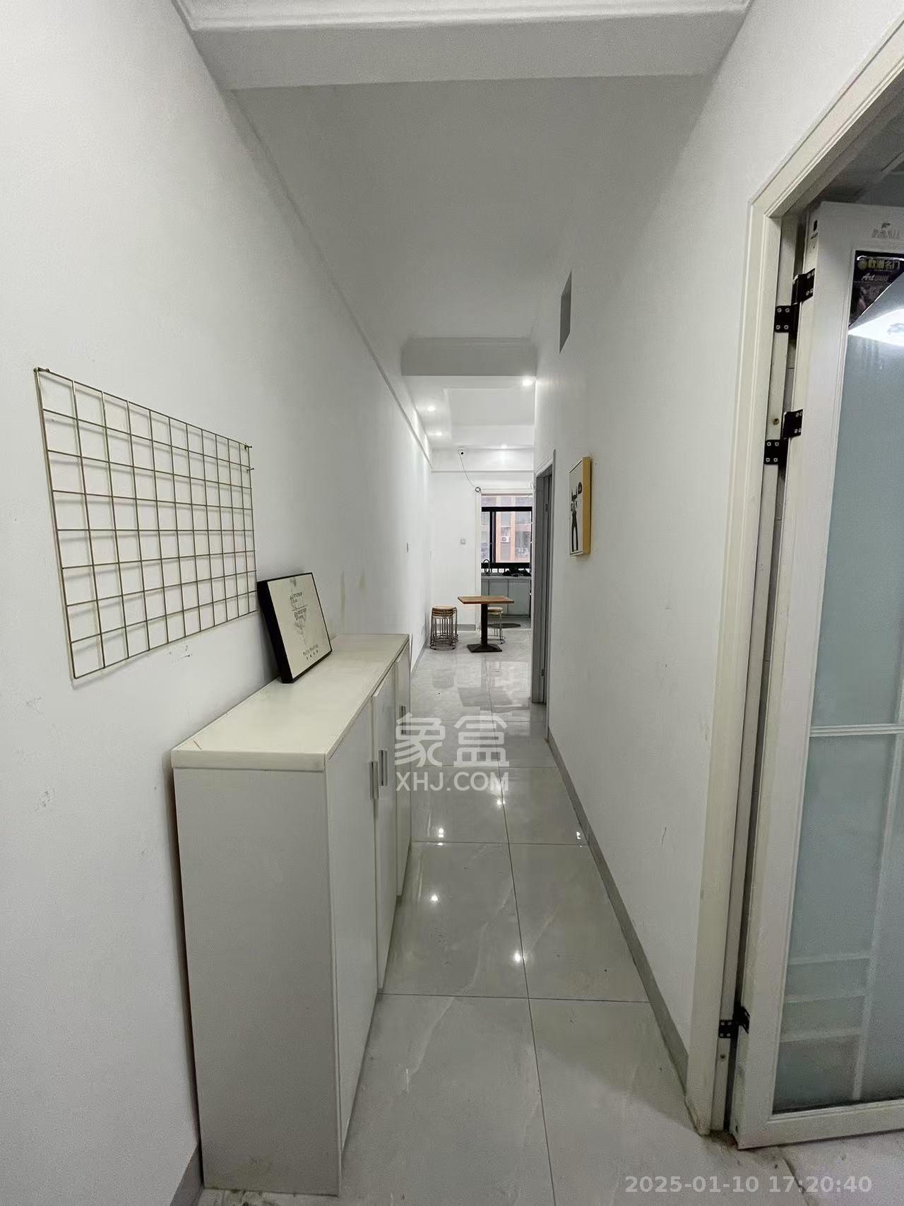 江南华府  1室1厅1卫   1500.00元/月室内图