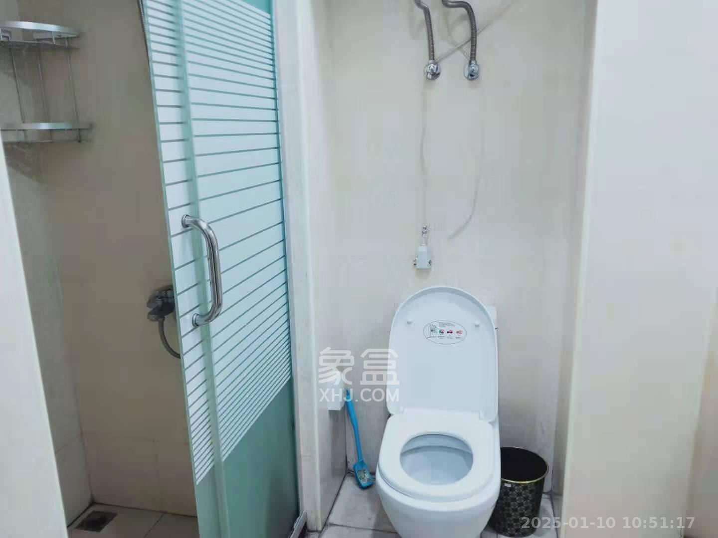 九峰远见  1室1厅1卫   1500.00元/月室内图