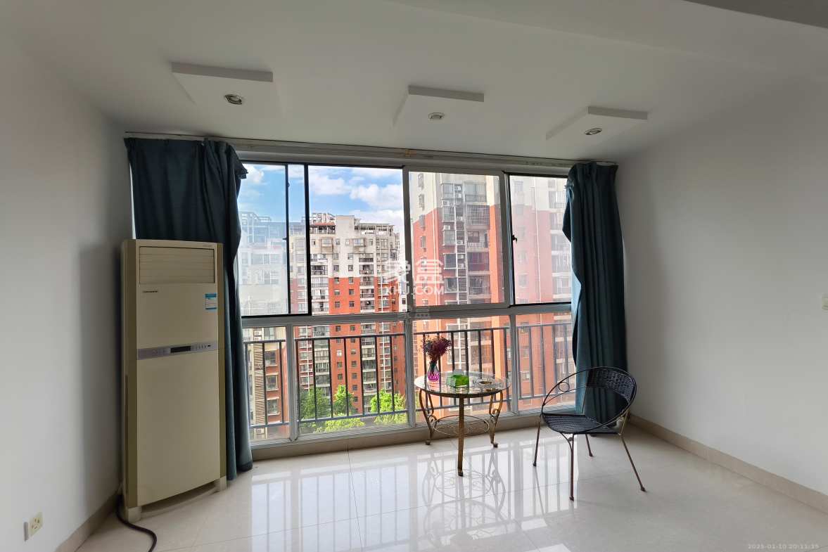 庐山恋 3室2厅1卫 2000.0元/月 庐山恋 3室2厅1卫 2000.0元/月室内图