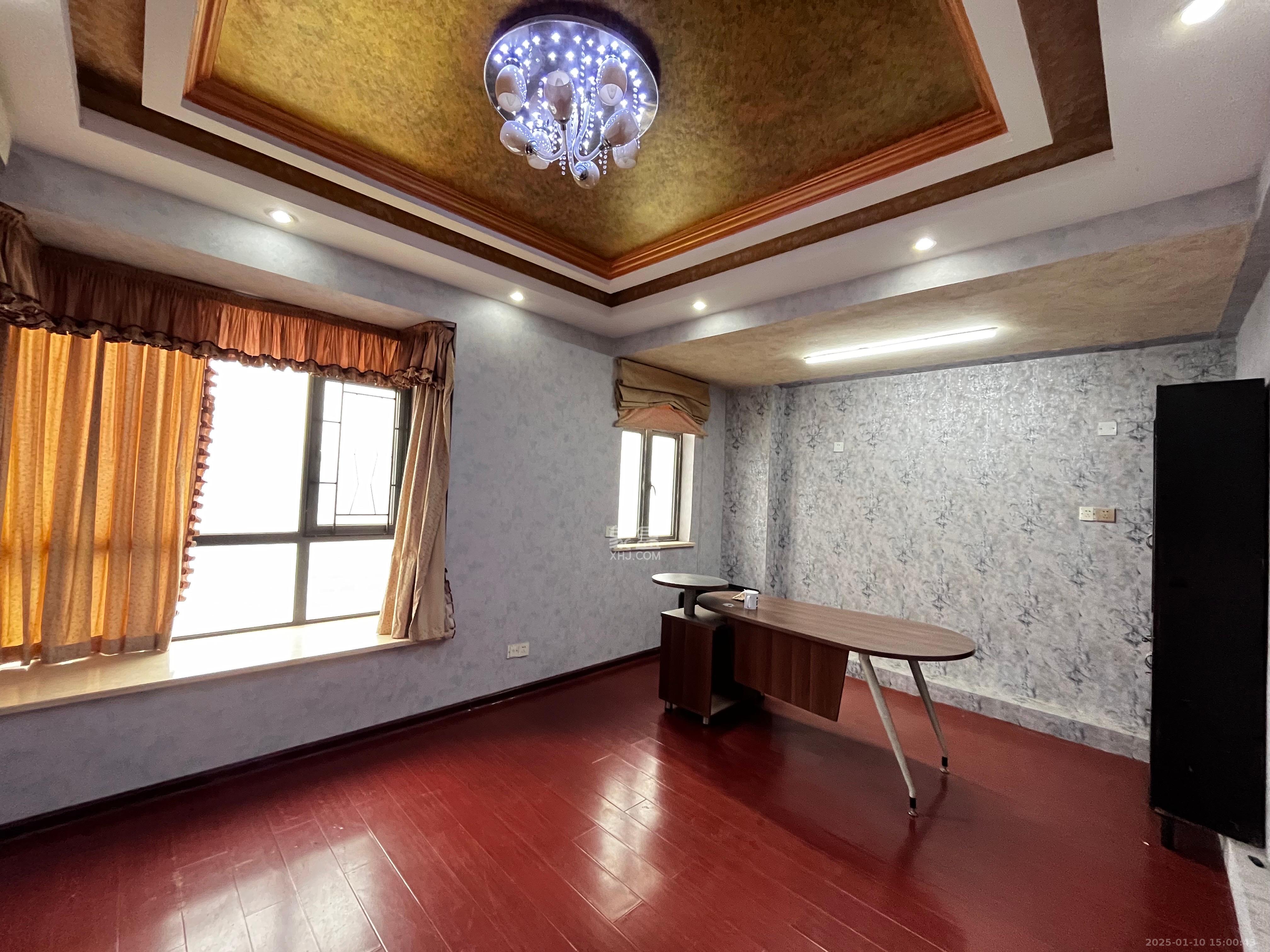 金领家族  3室1厅1卫    2600.0元/月 金领家族  3室1厅1卫    2600.0元/月室内图