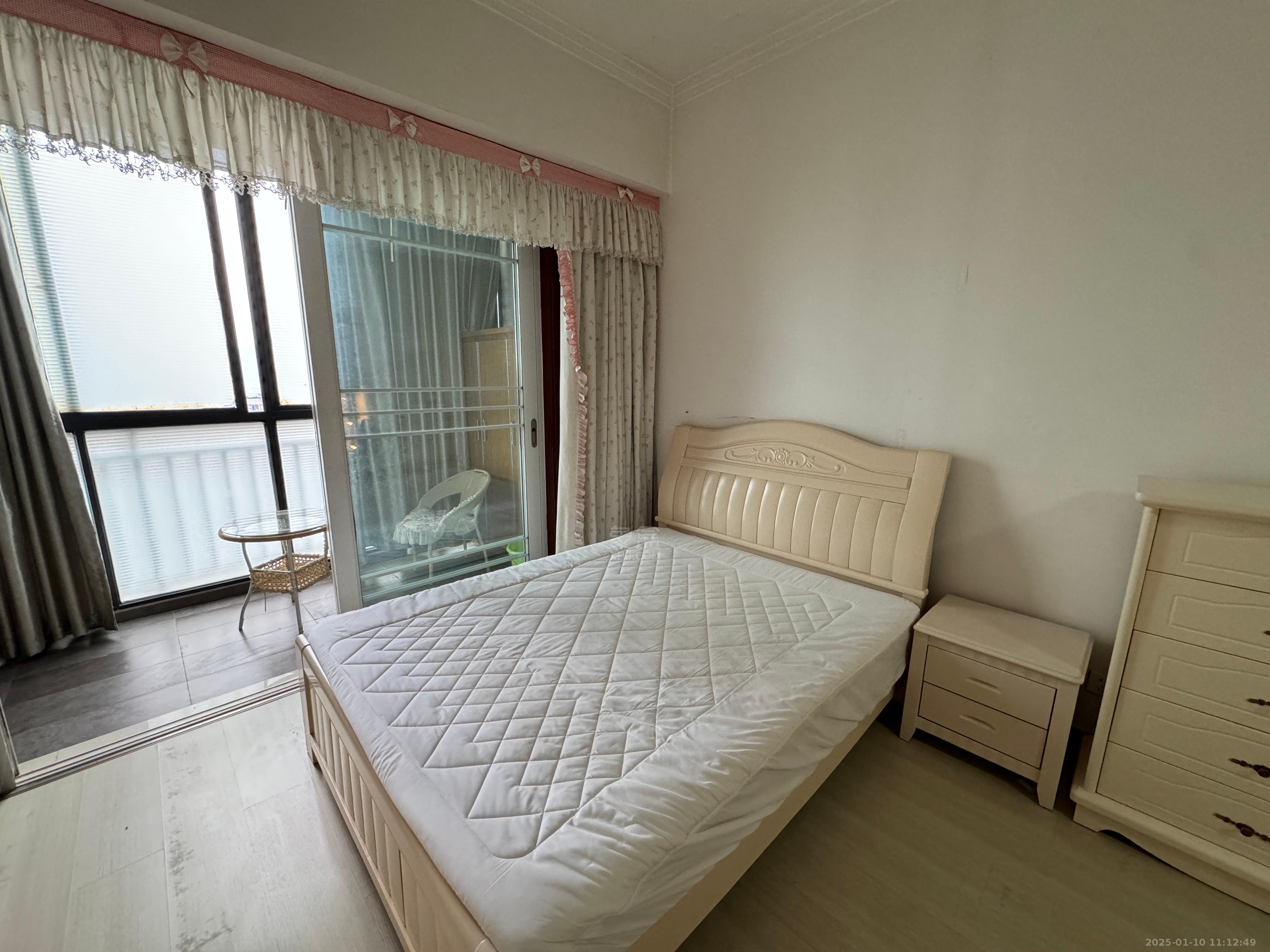 水岸春天 1室1厅1卫 1400.0元/月 水岸春天 1室1厅1卫 1400.0元/月室内图