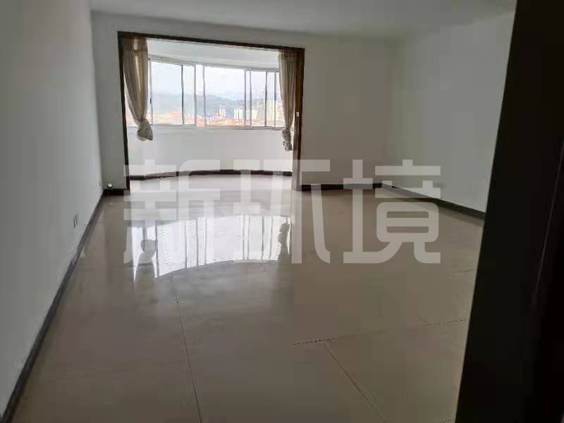 宏力大厦(宏历商业广场) 4室2厅2卫 60.0万 宏力大厦(宏历商业广场) 4室2厅2卫 60.0万客厅