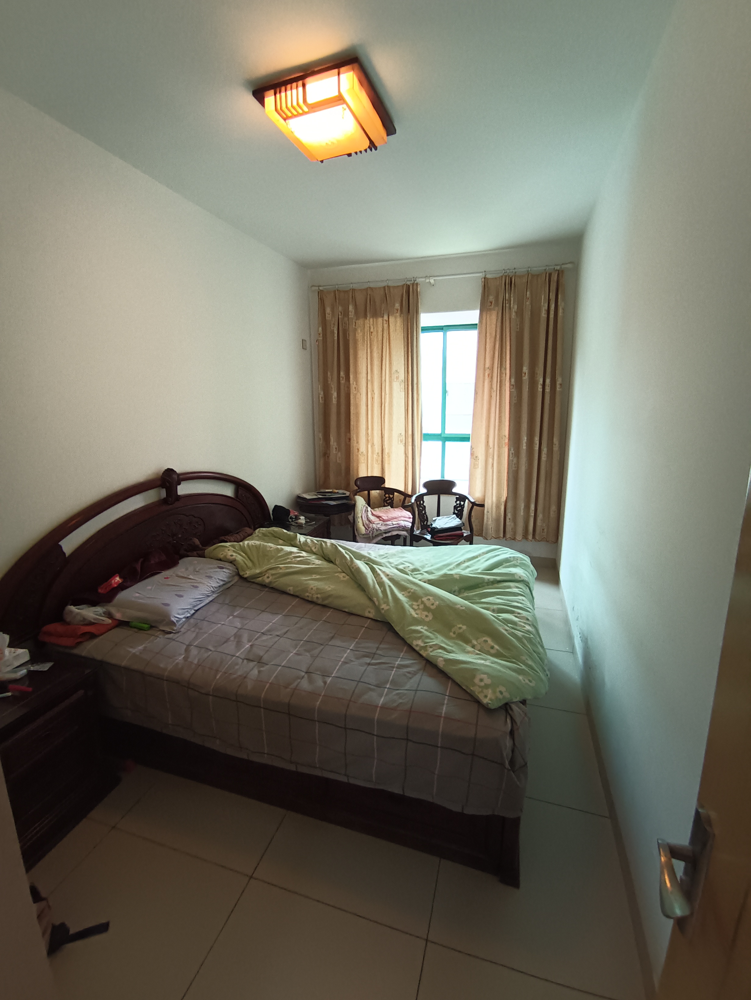 金海雅苑 4室2厅3卫 165.0万 金海雅苑 4室2厅3卫 165.0万卧室