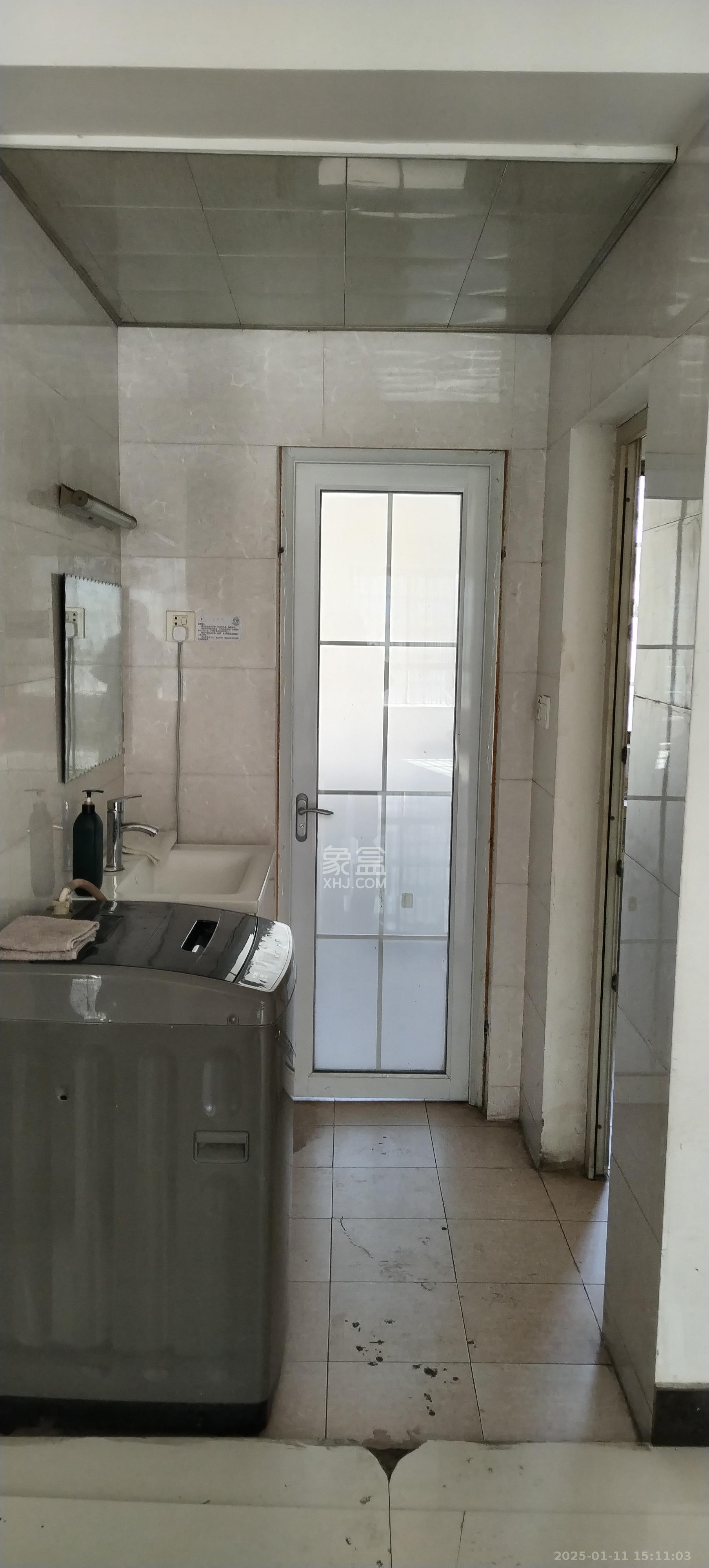 莲湖汽配城 1室2厅1卫 2500.0元/月 莲湖汽配城 1室2厅1卫 2500.0元/月室内图