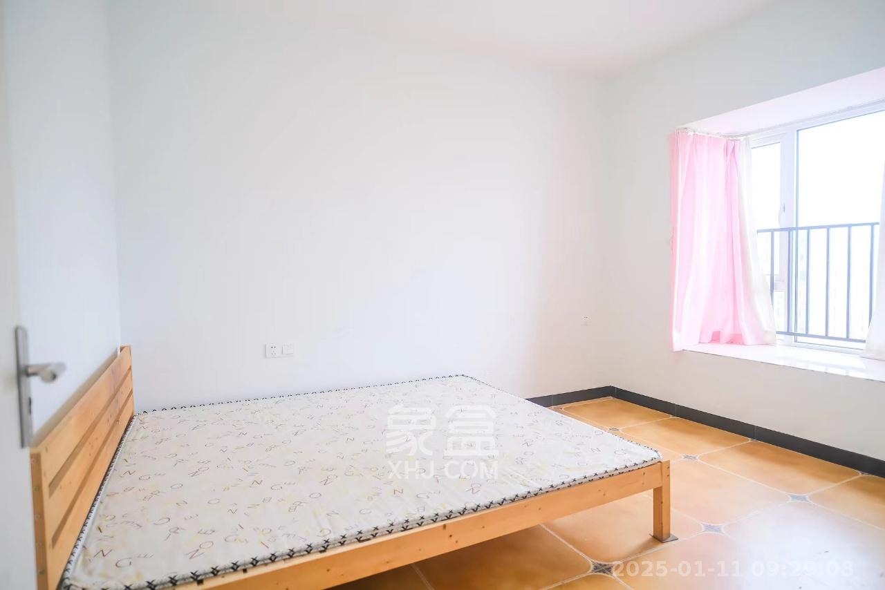 荣盛花语城 3室2厅1卫 1300.0元/月 荣盛花语城 3室2厅1卫 1300.0元/月室内图