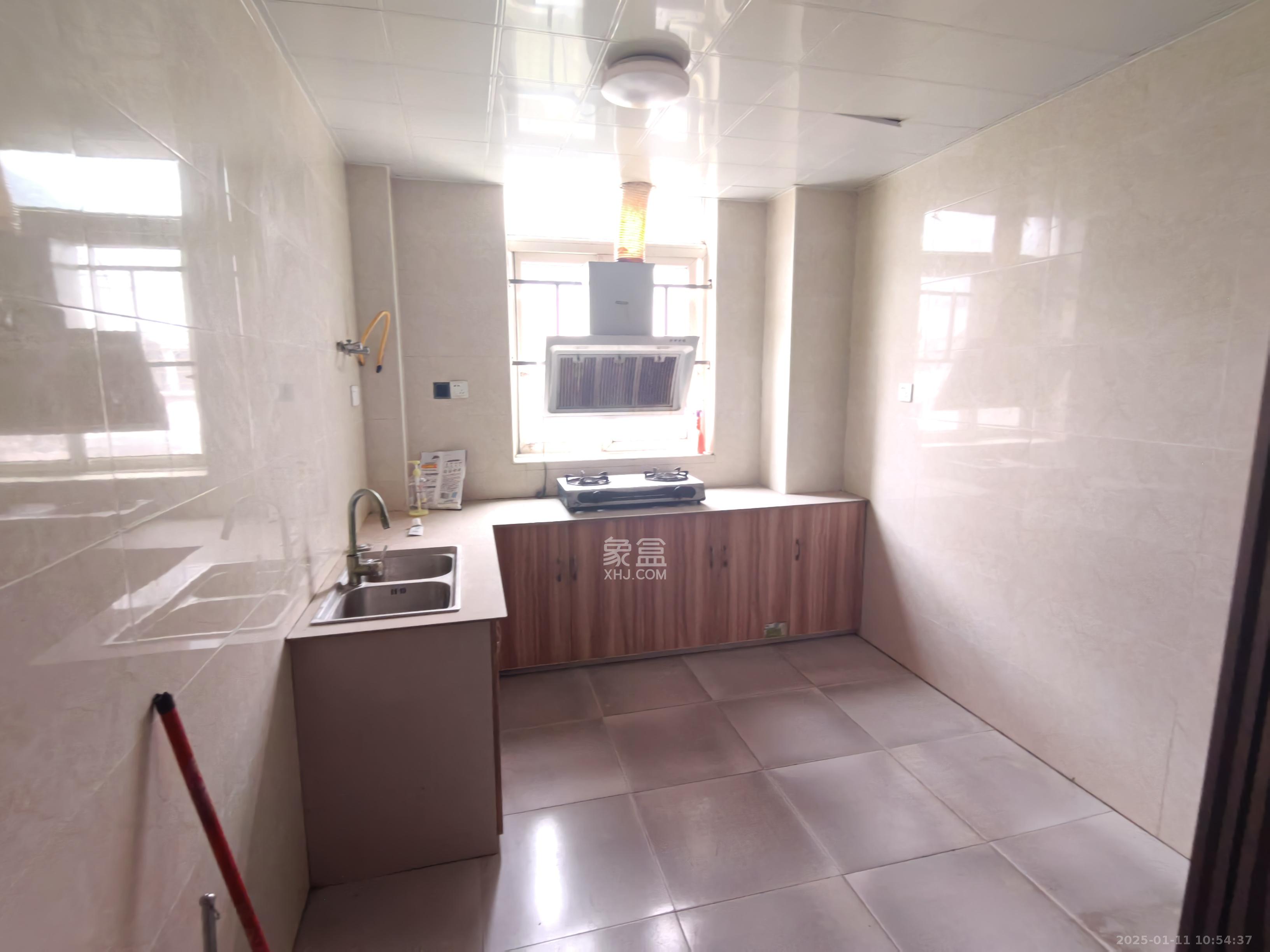 星兴佳园 4室2厅2卫 1600.0元/月 星兴佳园 4室2厅2卫 1600.0元/月室内图