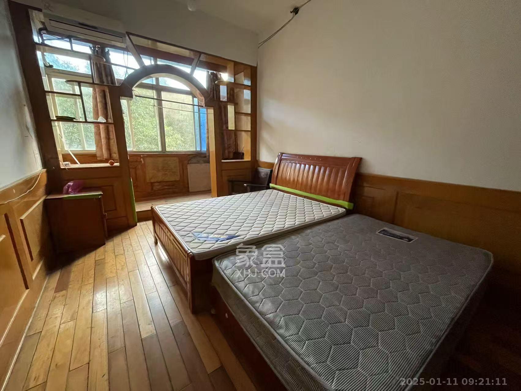 人民新村 1室0厅0卫 1300.0元/月 人民新村 1室0厅0卫 1300.0元/月室内图