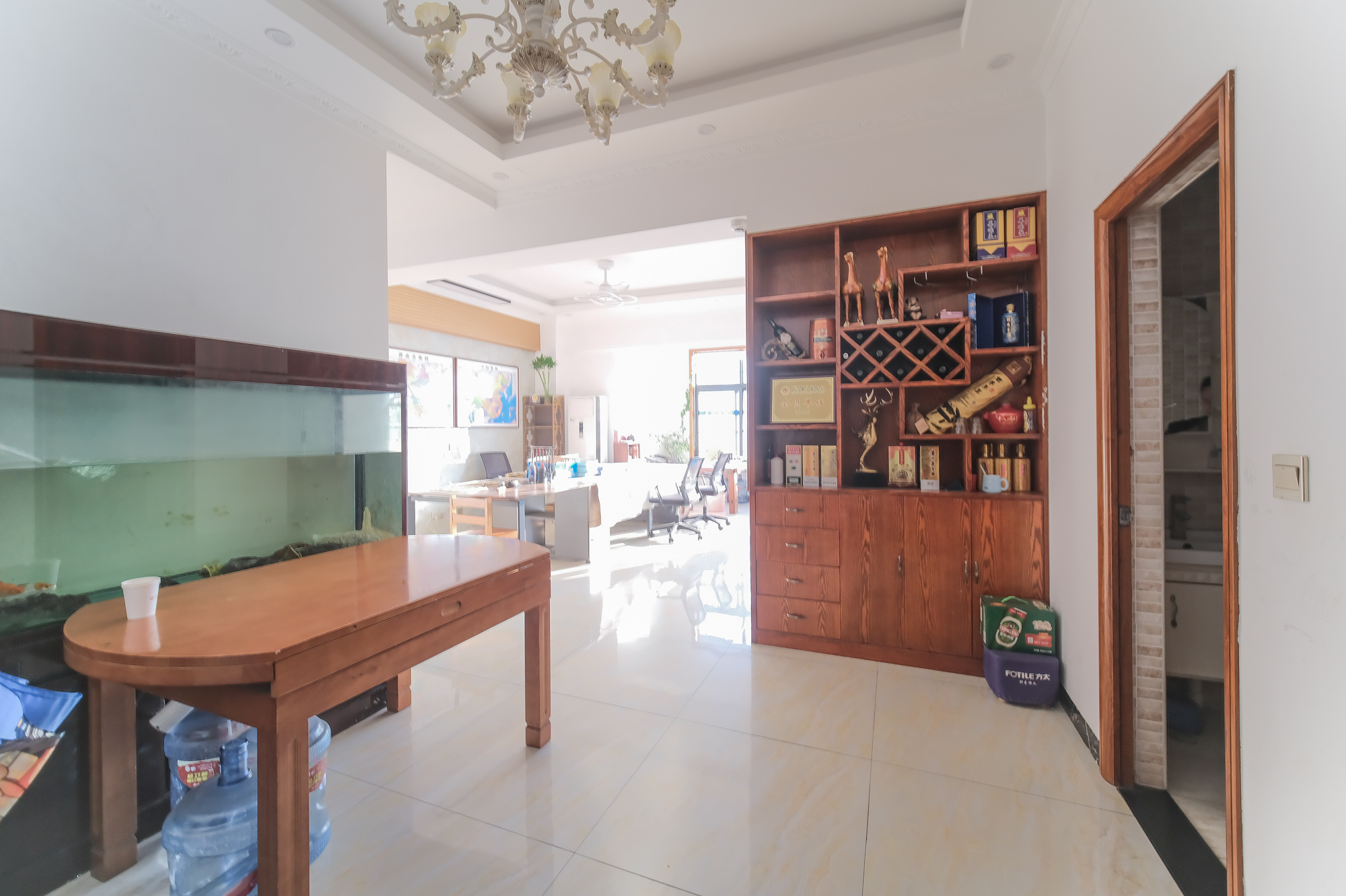 红树湾 4室2厅1卫 88.0万 红树湾 4室2厅1卫 88.0万客厅