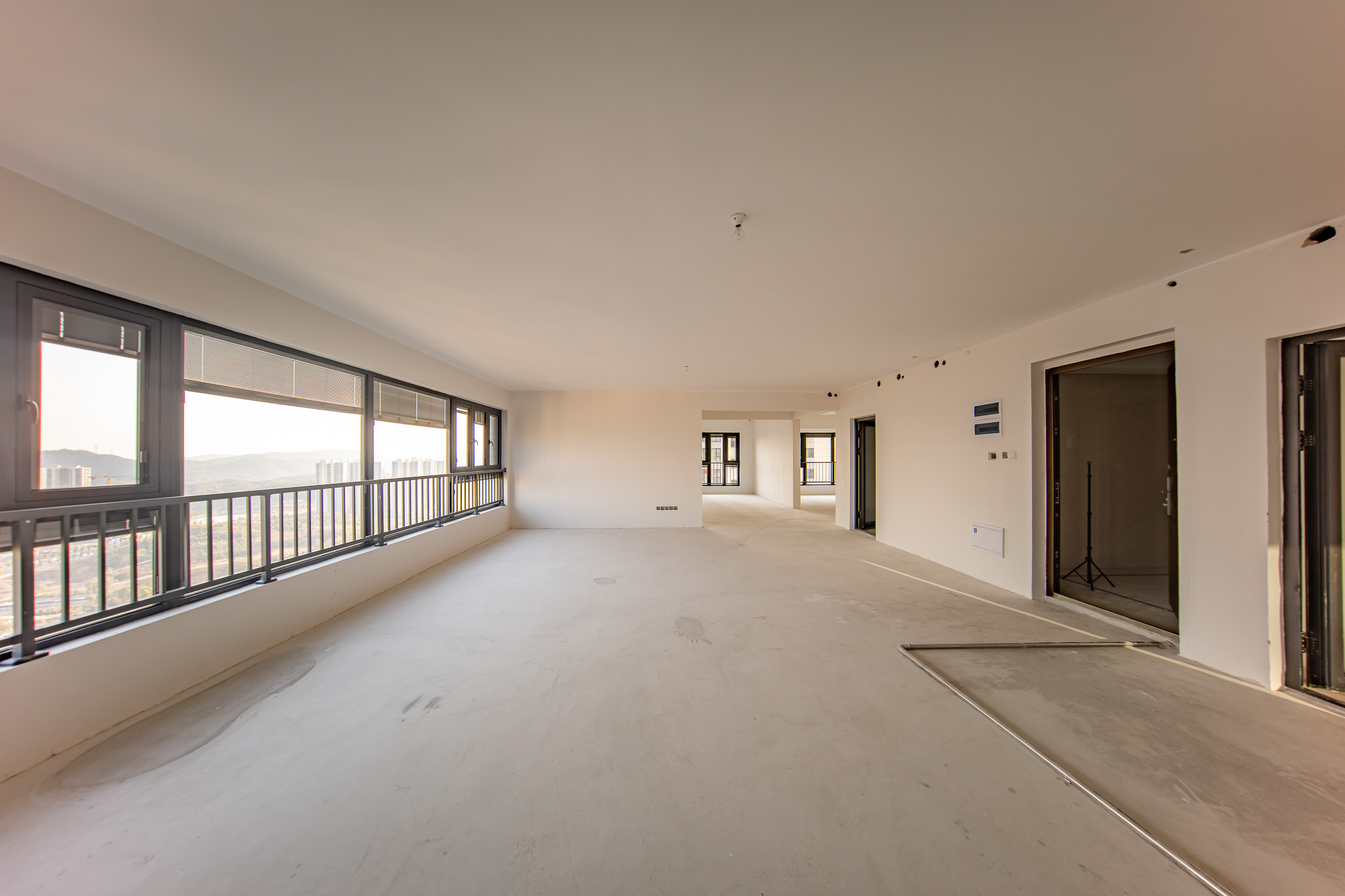 建投象山国际 6室2厅3卫 227.0万 建投象山国际 6室2厅3卫 227.0万客厅