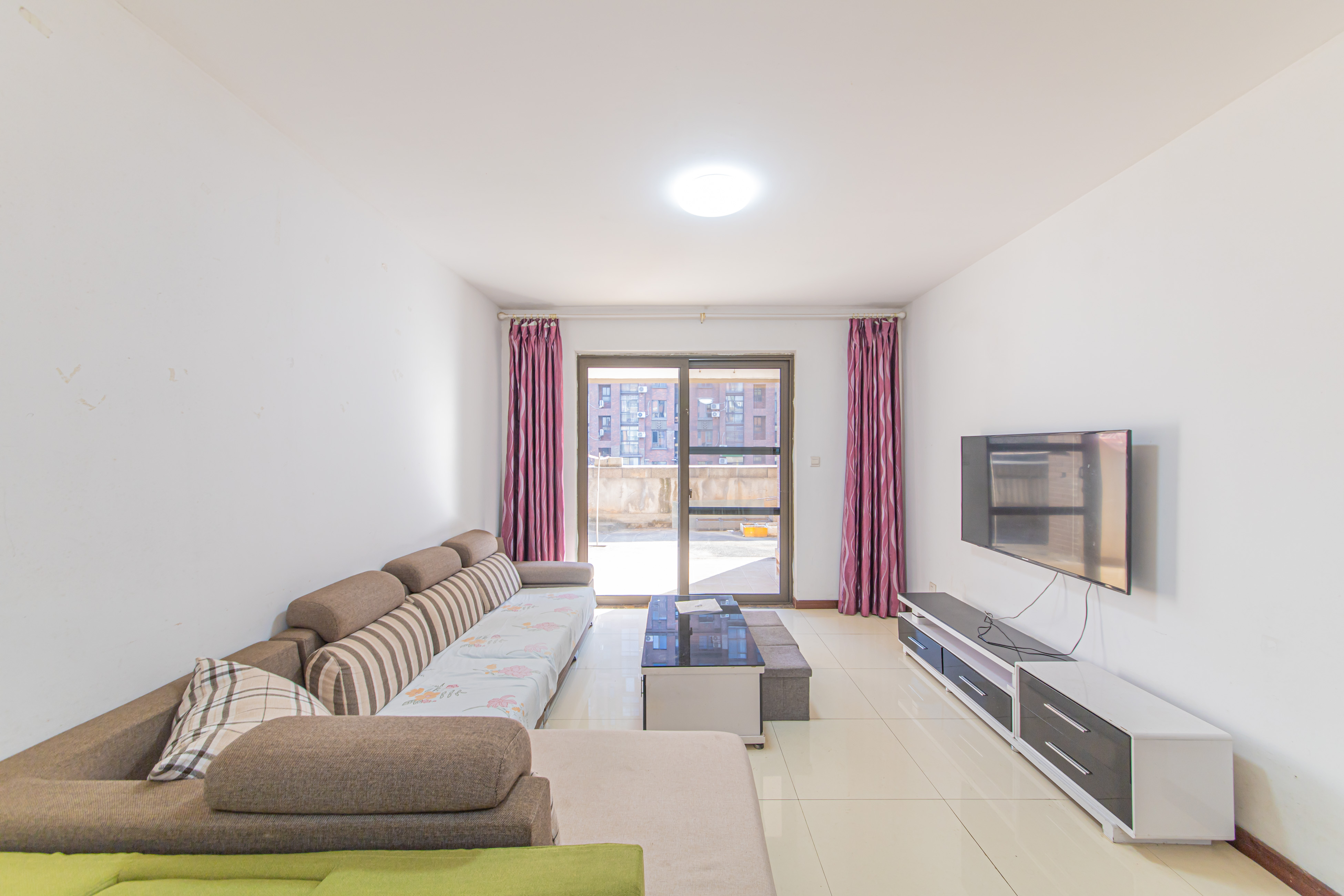 绿地公馆(绿地名邸) 2室1厅1卫 108.0万 绿地公馆(绿地名邸) 2室1厅1卫 108.0万客厅