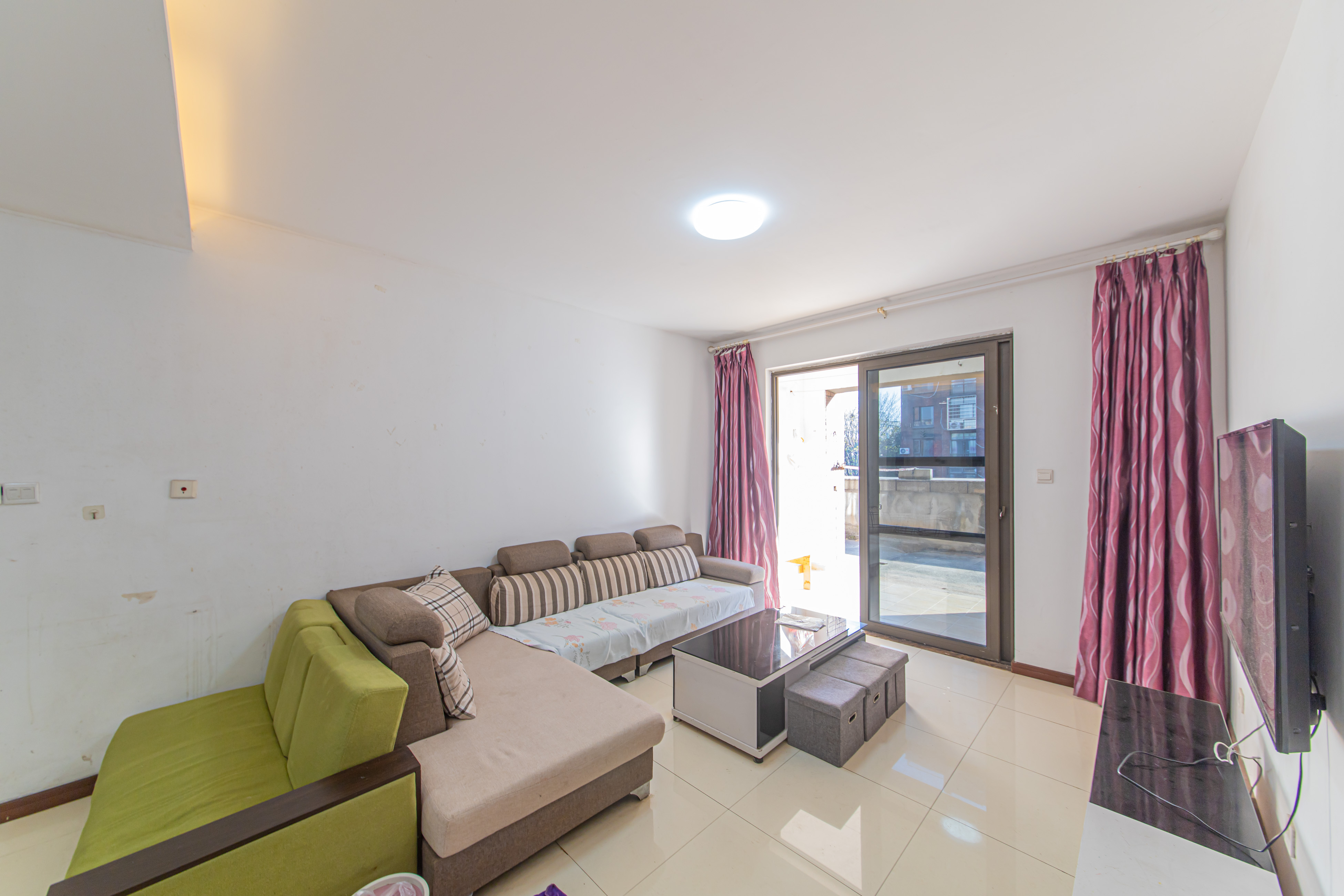 绿地公馆(绿地名邸) 2室1厅1卫 108.0万 绿地公馆(绿地名邸) 2室1厅1卫 108.0万客厅