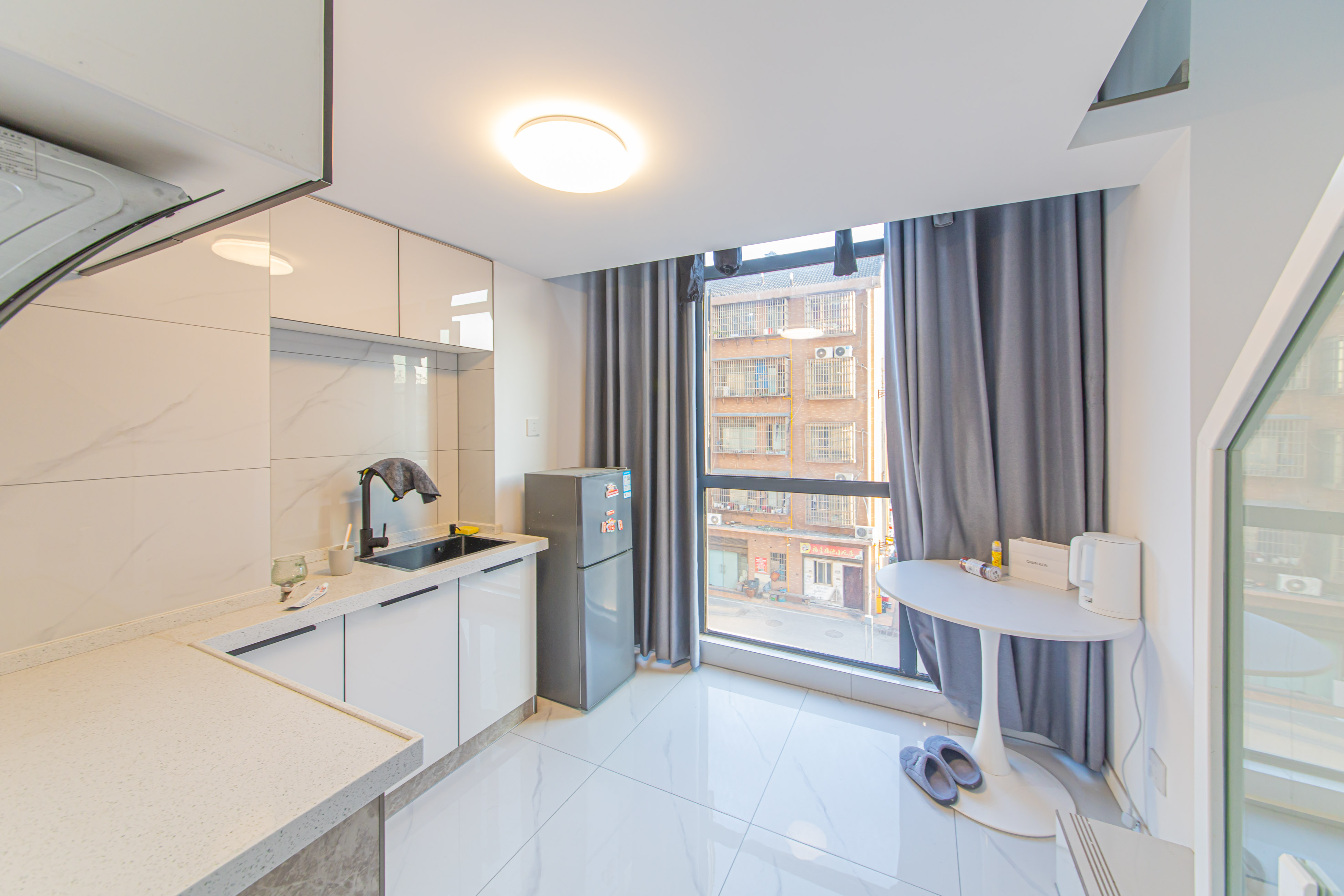 新长海D1站 1室1厅1卫 18.0万 新长海D1站 1室1厅1卫 18.0万客厅