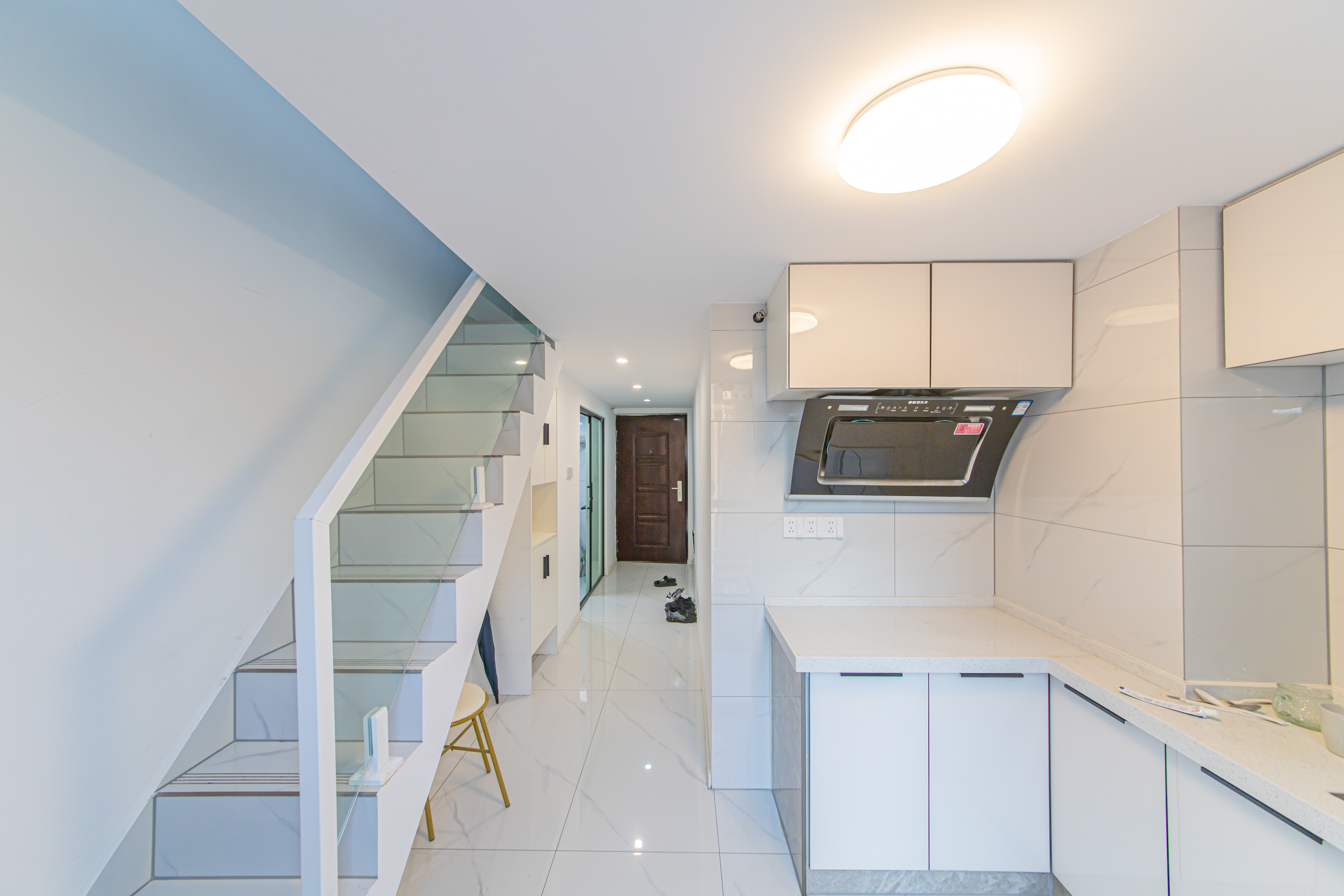 新长海D1站 1室1厅1卫 18.0万 新长海D1站 1室1厅1卫 18.0万客厅