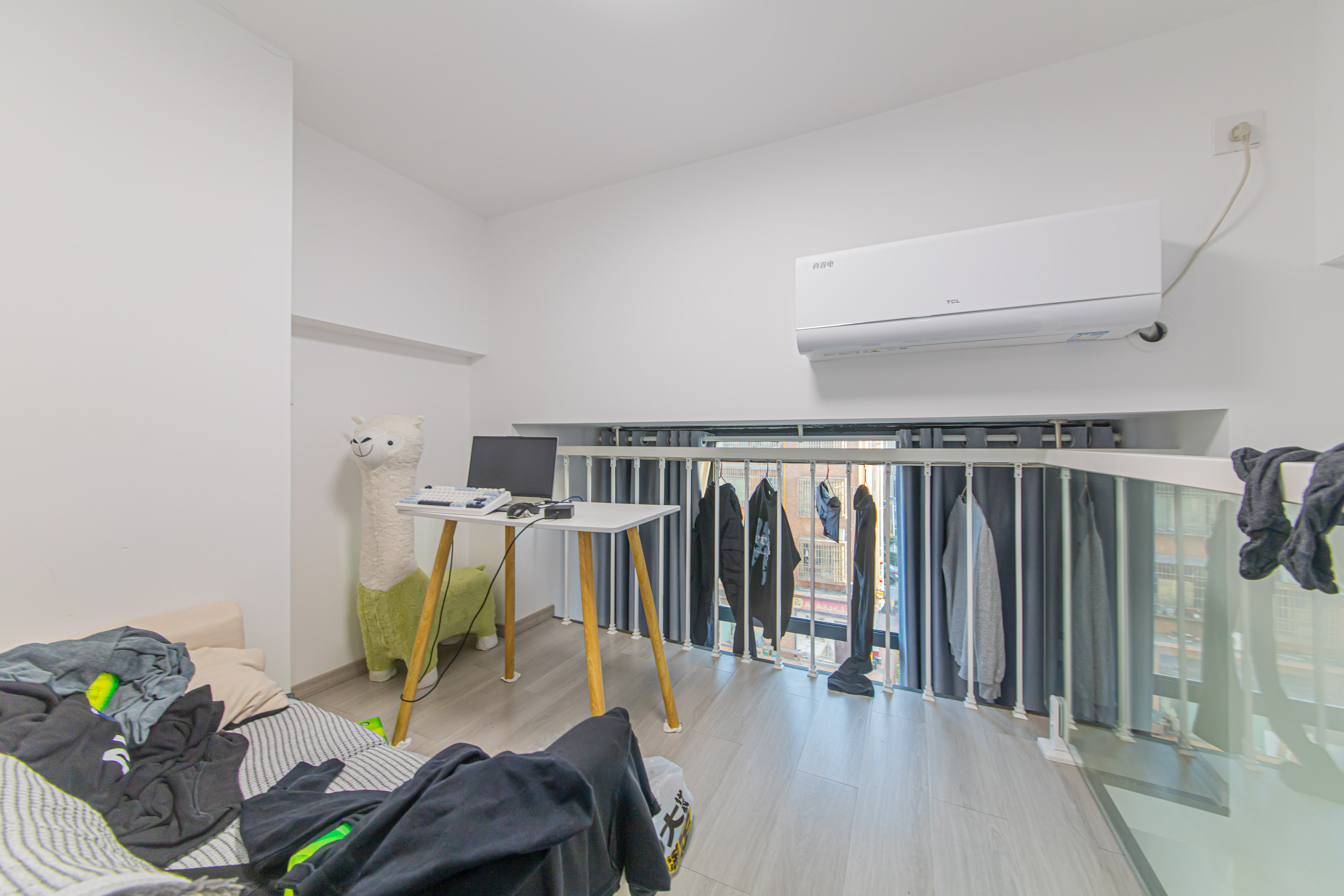 新长海D1站 1室1厅1卫 18.0万 新长海D1站 1室1厅1卫 18.0万卧室