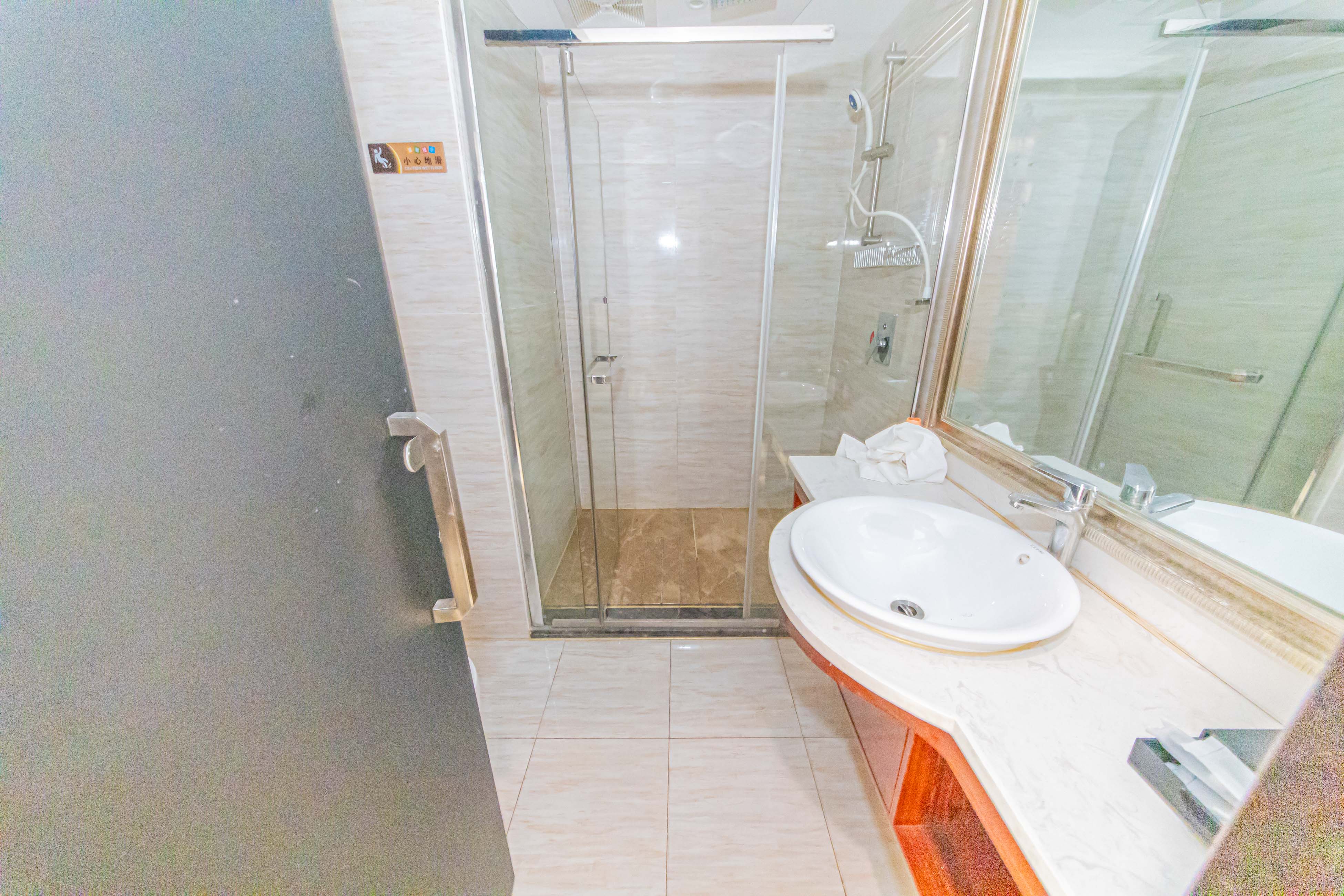 中信凯旋蓝岸(中信新城三期)  1室1厅1卫    15.0万 中信凯旋蓝岸(中信新城三期)  1室1厅1卫    15.0万卫生间