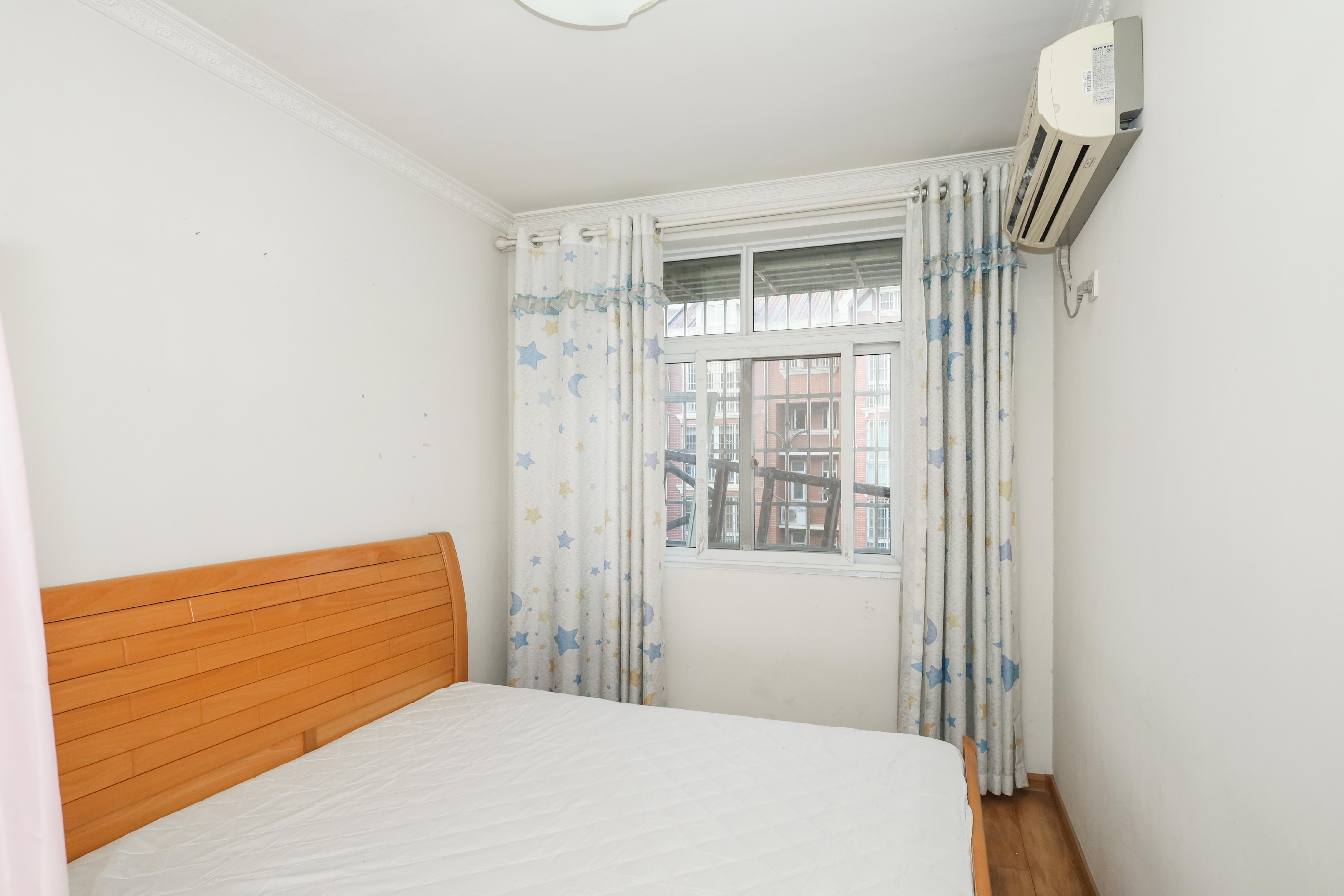 山水英伦  3室2厅2卫    65.0万 山水英伦  3室2厅2卫    65.0万卧室