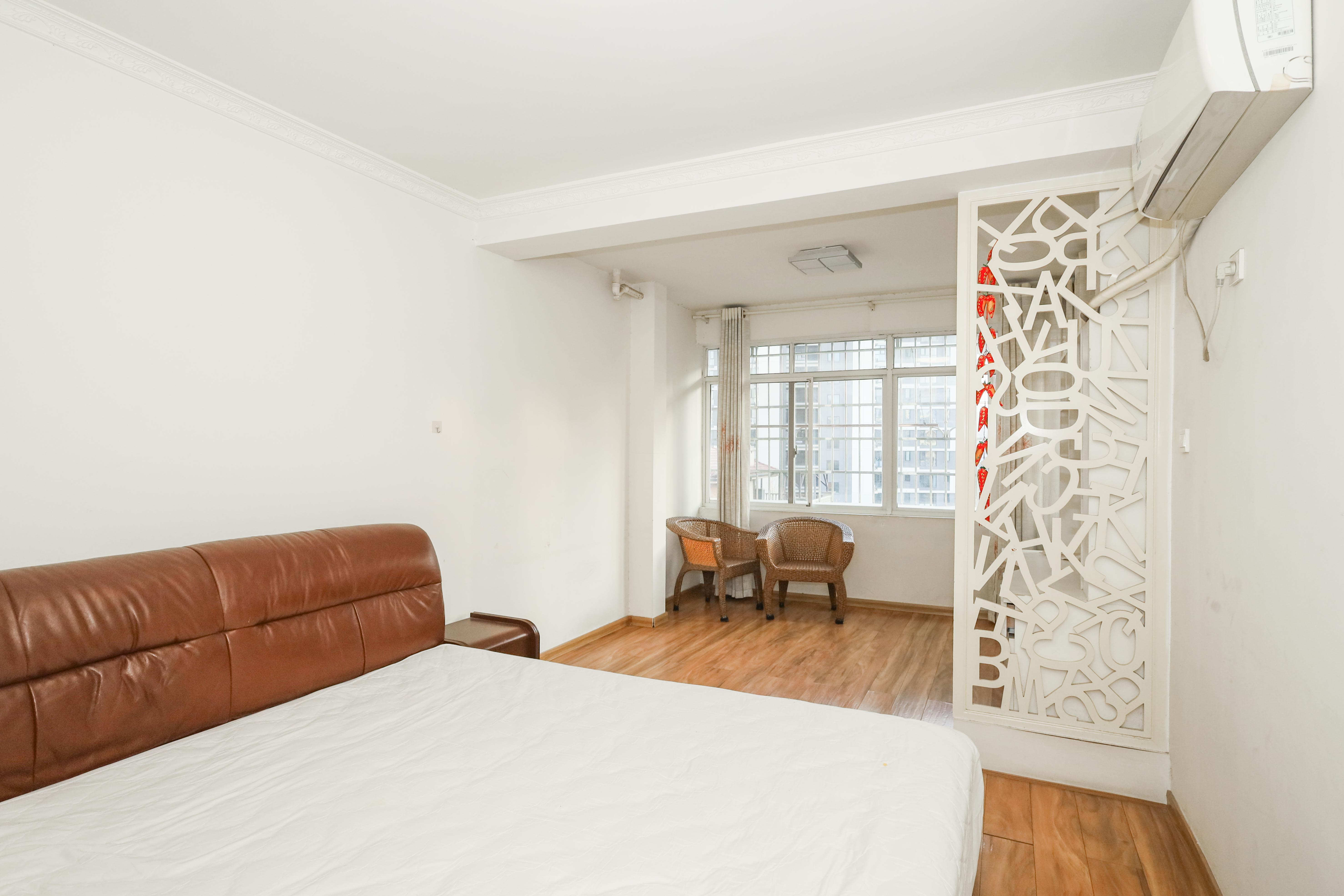 山水英伦  3室2厅2卫    65.0万 山水英伦  3室2厅2卫    65.0万卧室