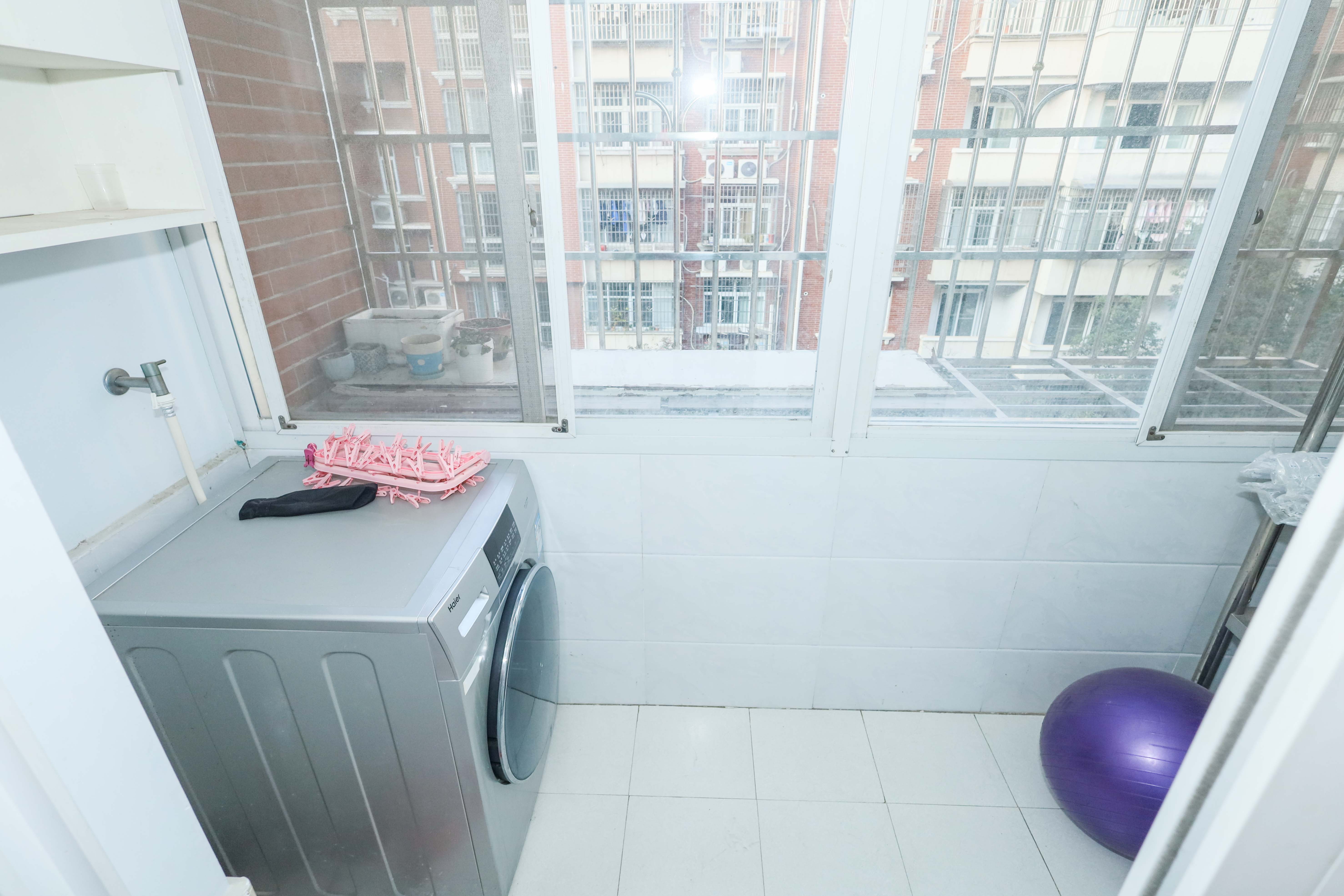 山水英伦  3室2厅2卫    65.0万 山水英伦  3室2厅2卫    65.0万阳台