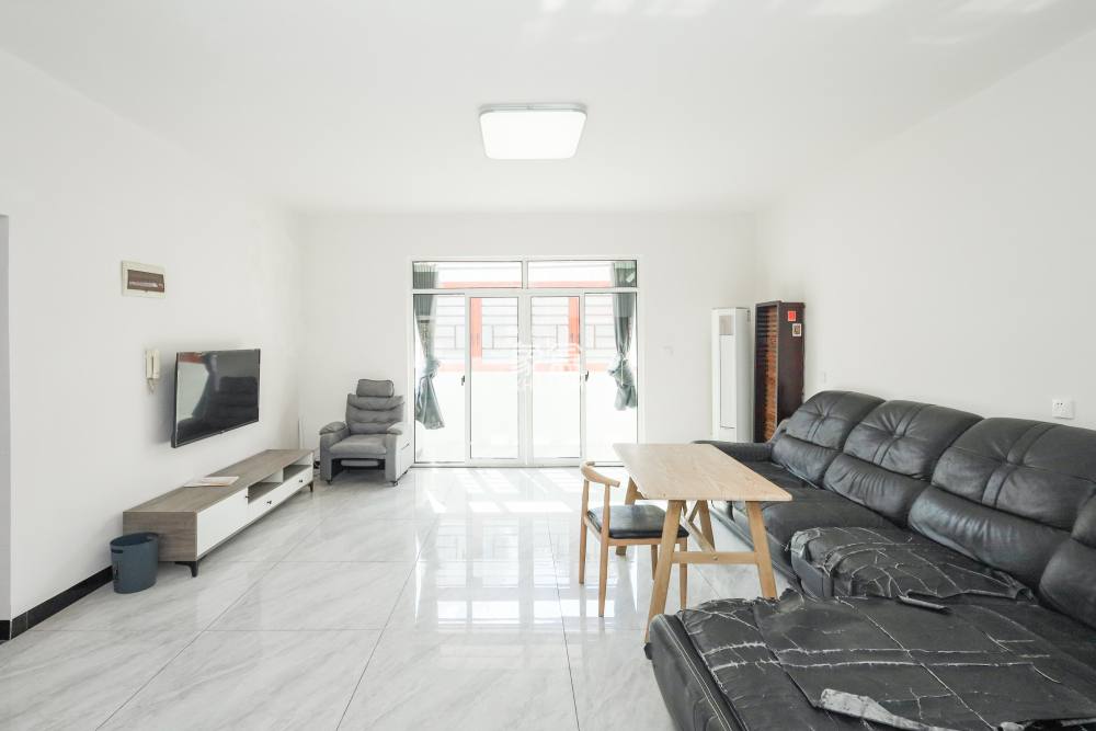 润芳园  5室3厅4卫    240.0万