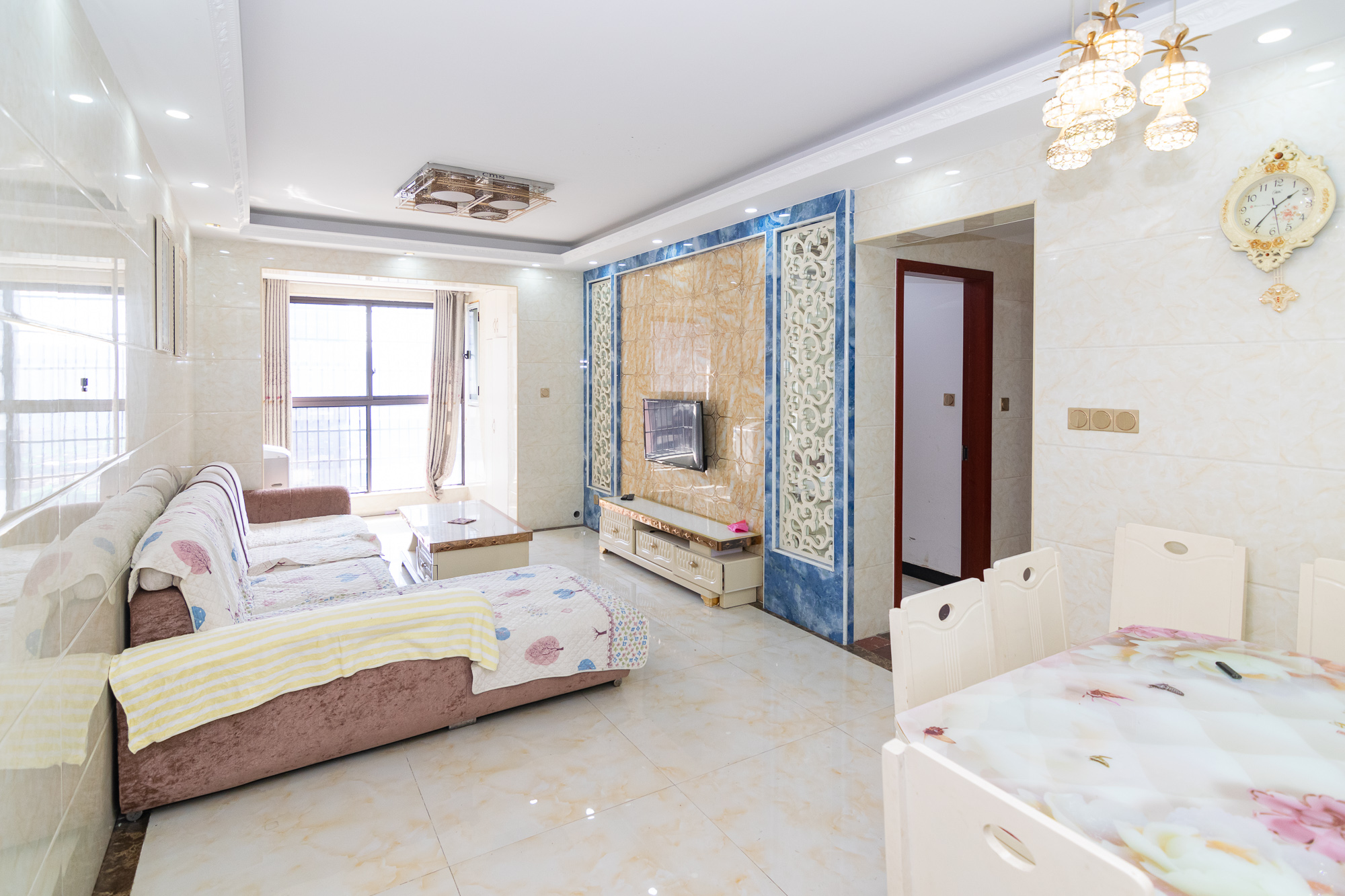 新城国际花都 3室2厅1卫 58.0万 新城国际花都 3室2厅1卫 58.0万客厅