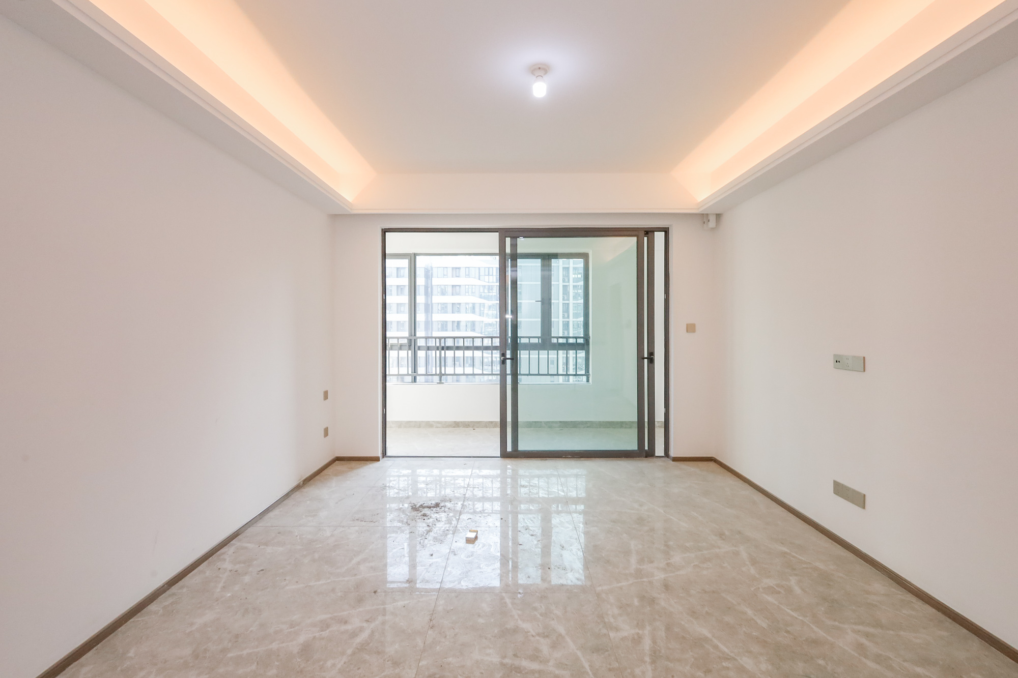 复地滨江金融中心 4室2厅2卫 212.0万 复地滨江金融中心 4室2厅2卫 212.0万客厅