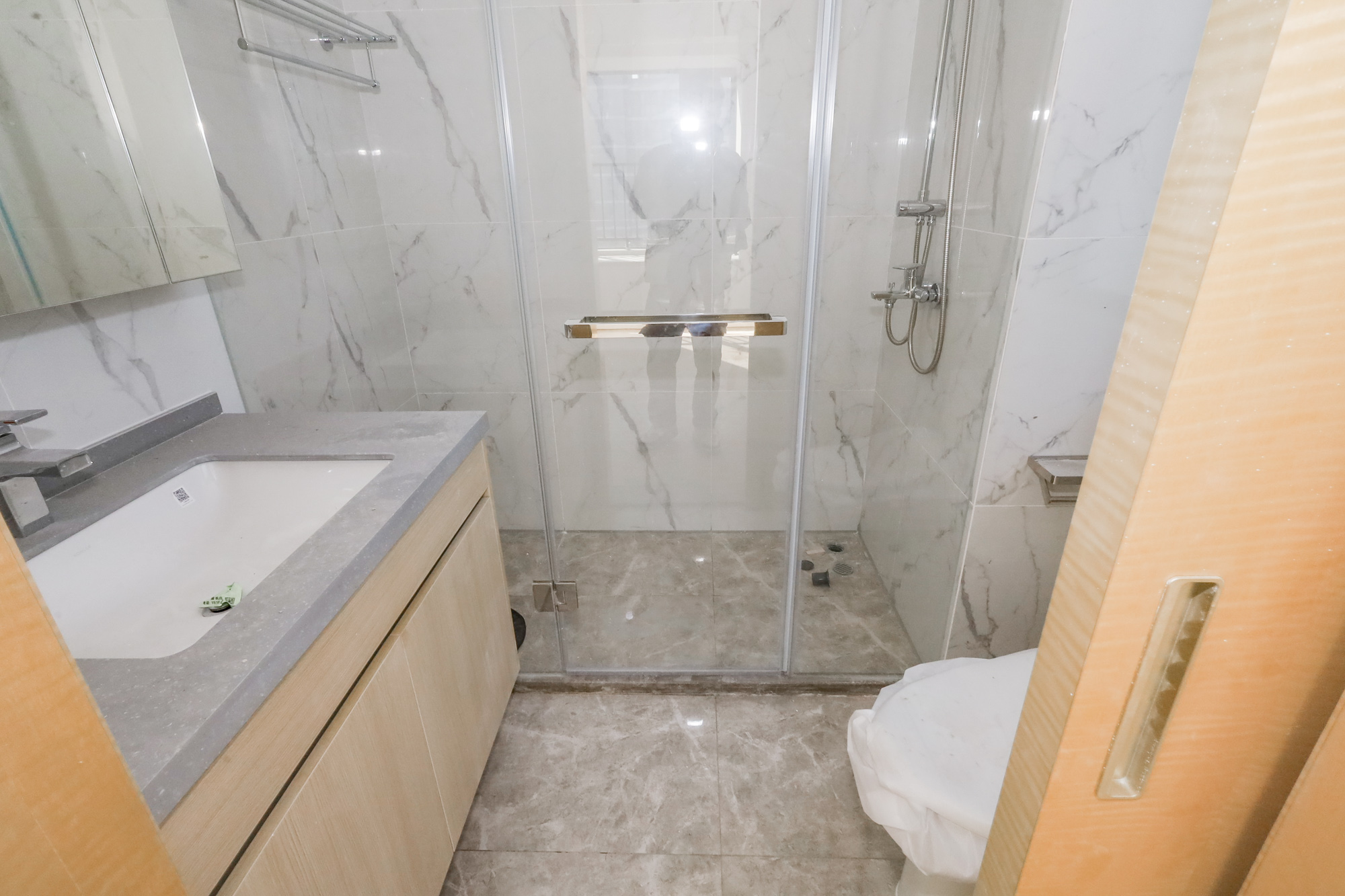 复地滨江金融中心 4室2厅2卫 212.0万 复地滨江金融中心 4室2厅2卫 212.0万卫生间