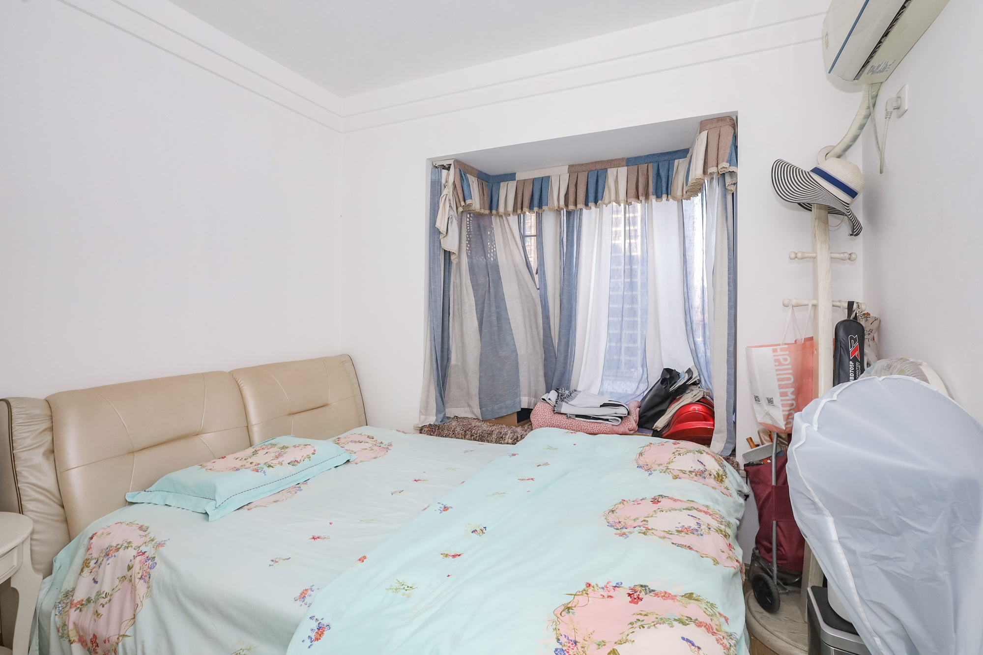 钰龙天下一期  3室2厅2卫    268.0万 钰龙天下一期  3室2厅2卫    268.0万卧室