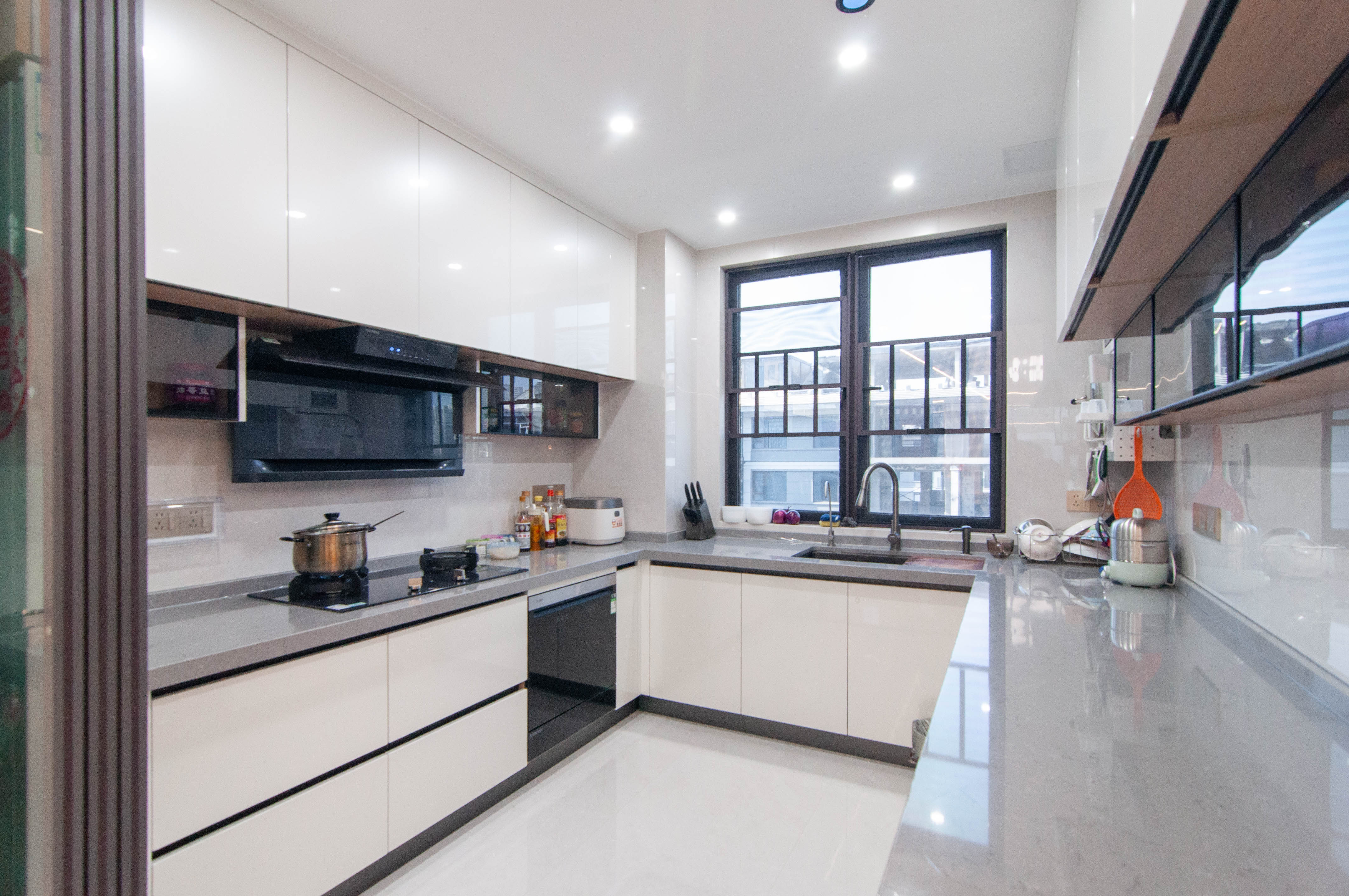 祥源森林之光  4室2厅2卫    398.0万 祥源森林之光  4室2厅2卫    398.0万厨房