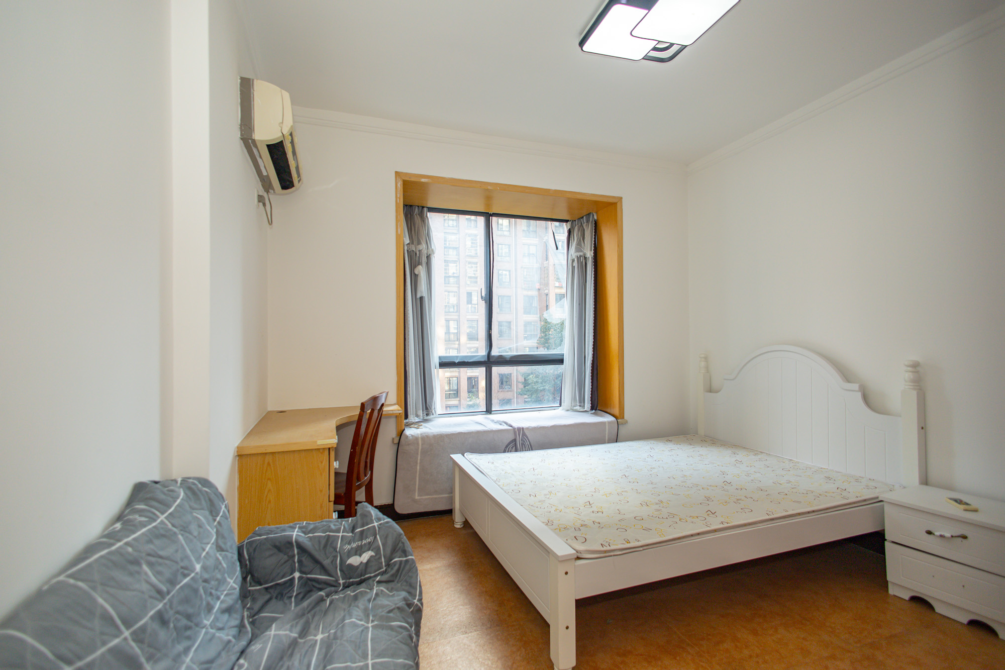 华润凤凰城一期 2室2厅1卫 48.0万 华润凤凰城一期 2室2厅1卫 48.0万卧室