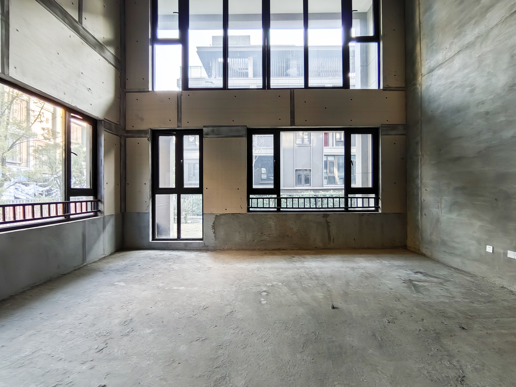 东原麓印长江C区  4室2厅2卫    360.0万 东原麓印长江C区  4室2厅2卫    360.0万客厅