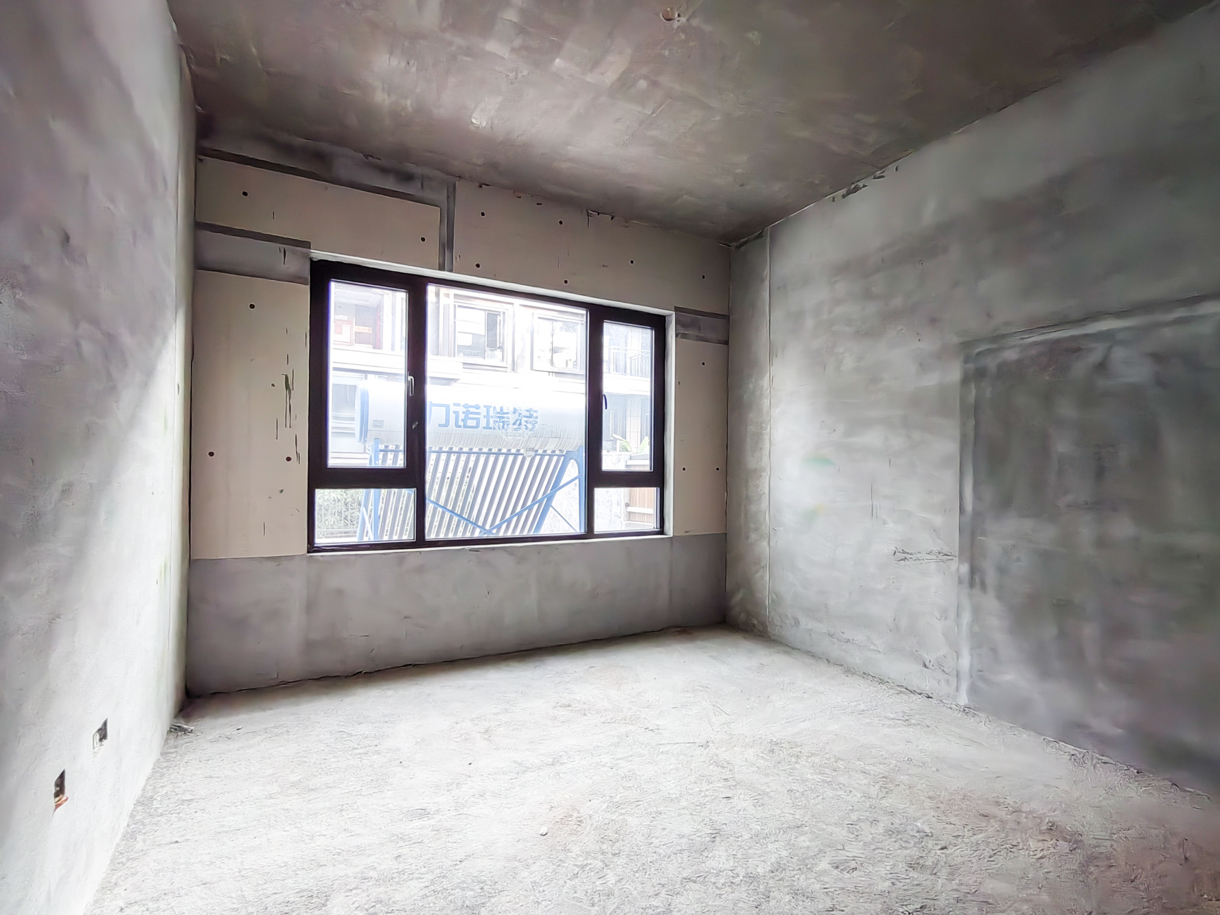 东原麓印长江C区  4室2厅2卫    360.0万 东原麓印长江C区  4室2厅2卫    360.0万卧室