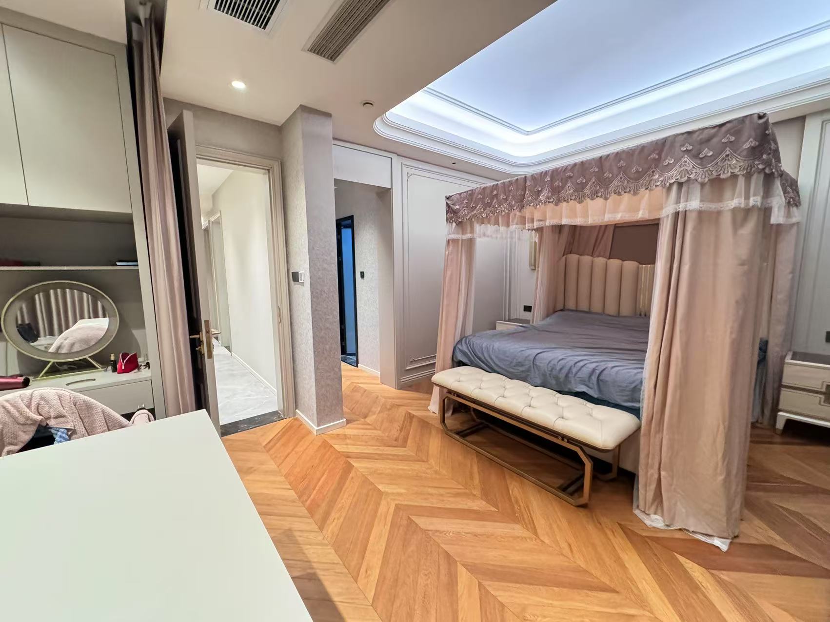 翡翠公园(北大资源) 4室2厅3卫 268.0万 翡翠公园(北大资源) 4室2厅3卫 268.0万室内图