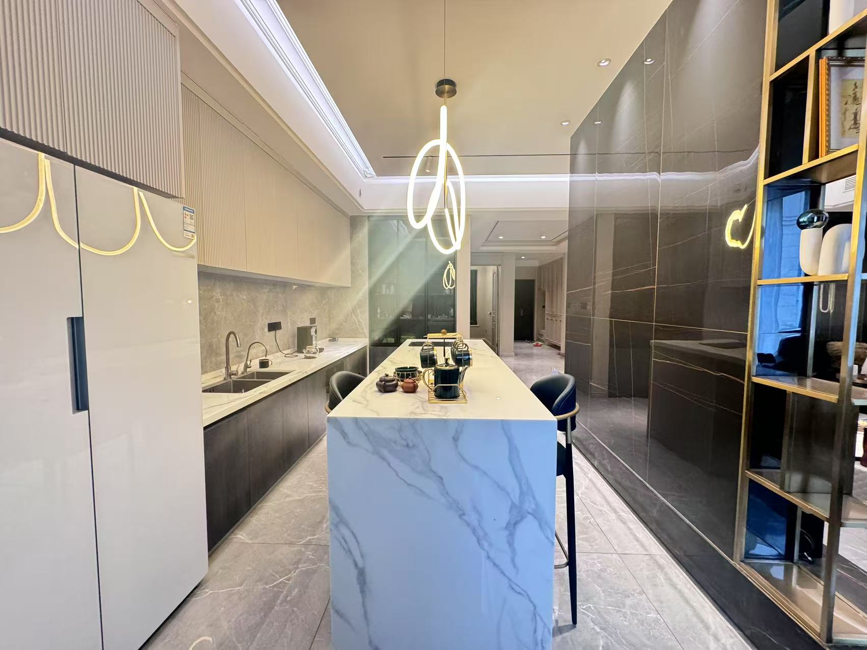 翡翠公园(北大资源) 4室2厅3卫 268.0万 翡翠公园(北大资源) 4室2厅3卫 268.0万室内图