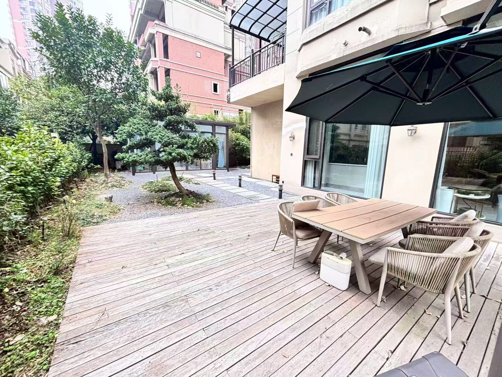 翡翠公园(北大资源) 4室2厅3卫 268.0万 翡翠公园(北大资源) 4室2厅3卫 268.0万室内图