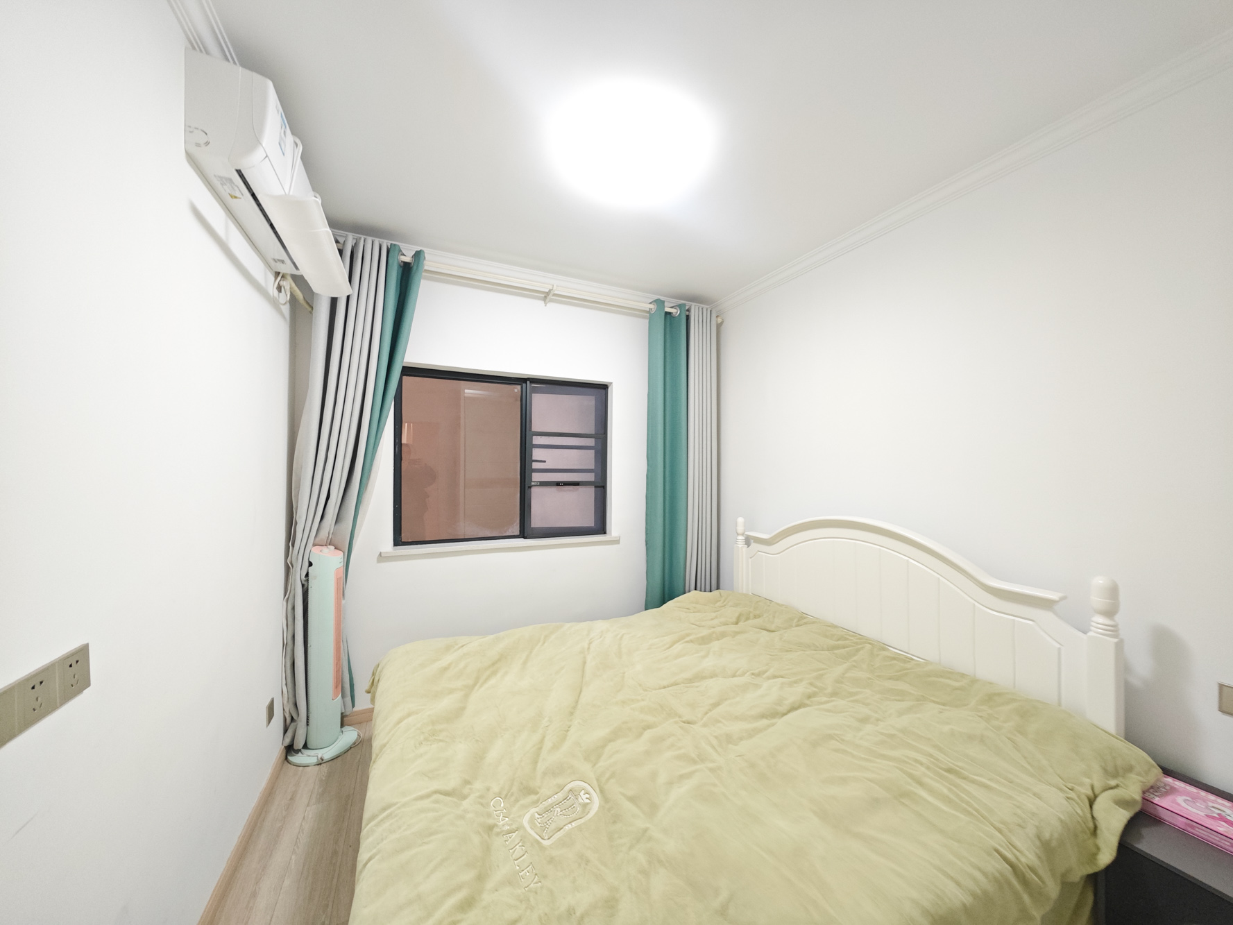 中建嘉和城  3室2厅2卫   130.00万卧室