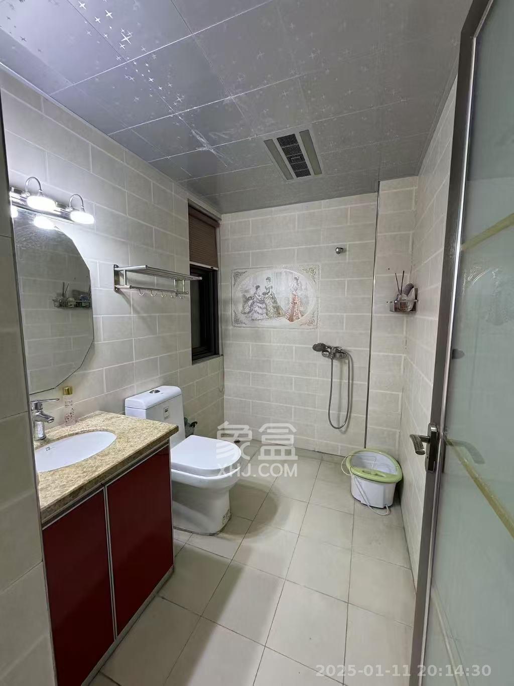 嘉宇盛世华章 3室2厅2卫 3200.0元/月 嘉宇盛世华章 3室2厅2卫 3200.0元/月室内图