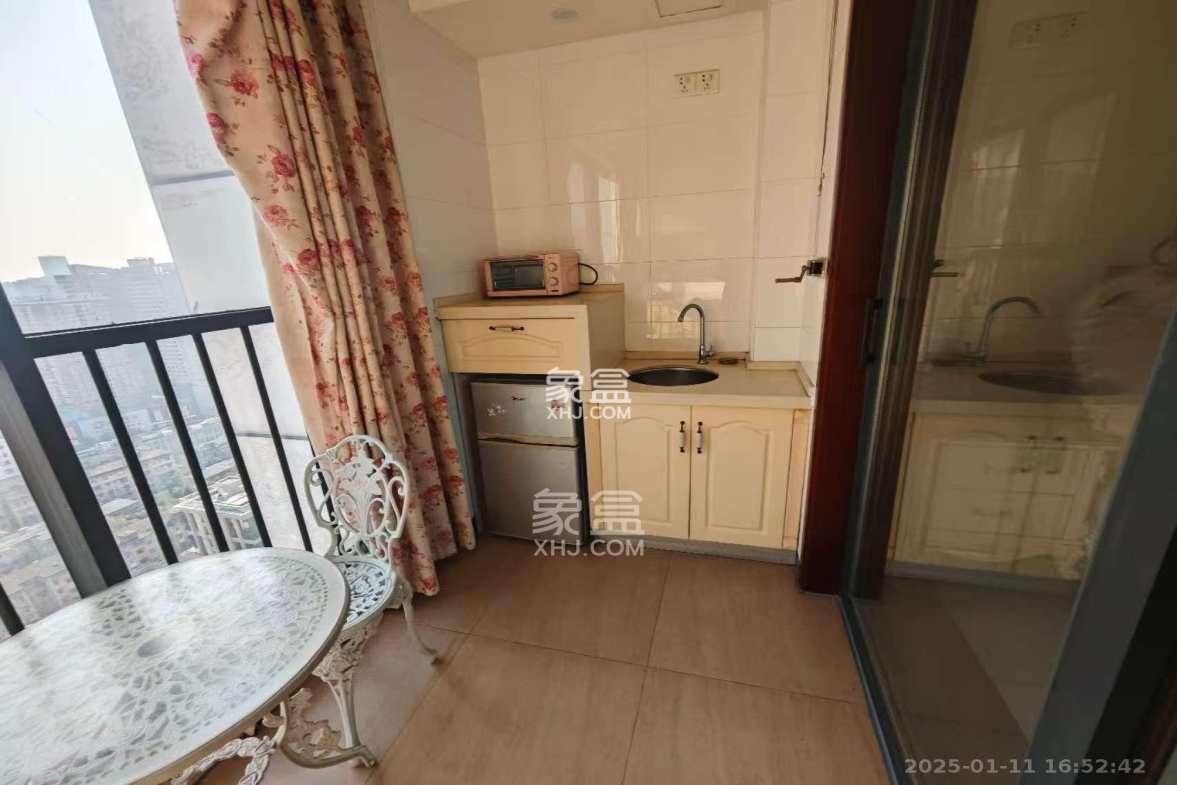 东塘瑞府  1室1厅1卫    1800.0元/月 东塘瑞府  1室1厅1卫    1800.0元/月室内图