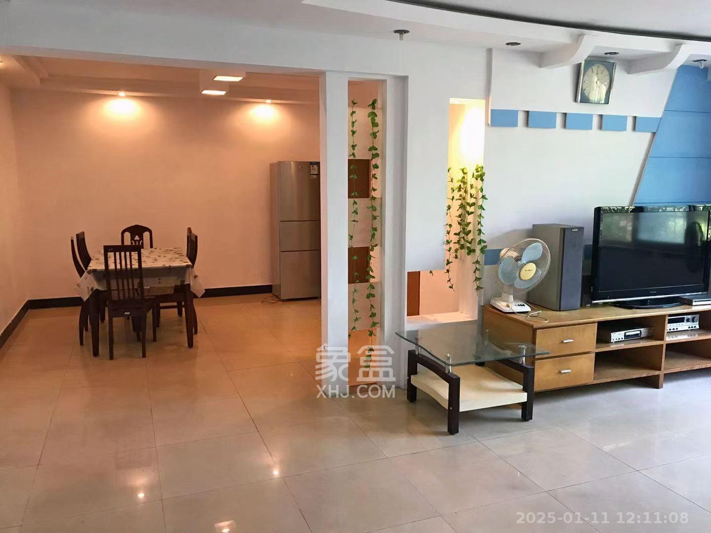 广宇园丁新村  4室2厅2卫   2500.00元/月室内图