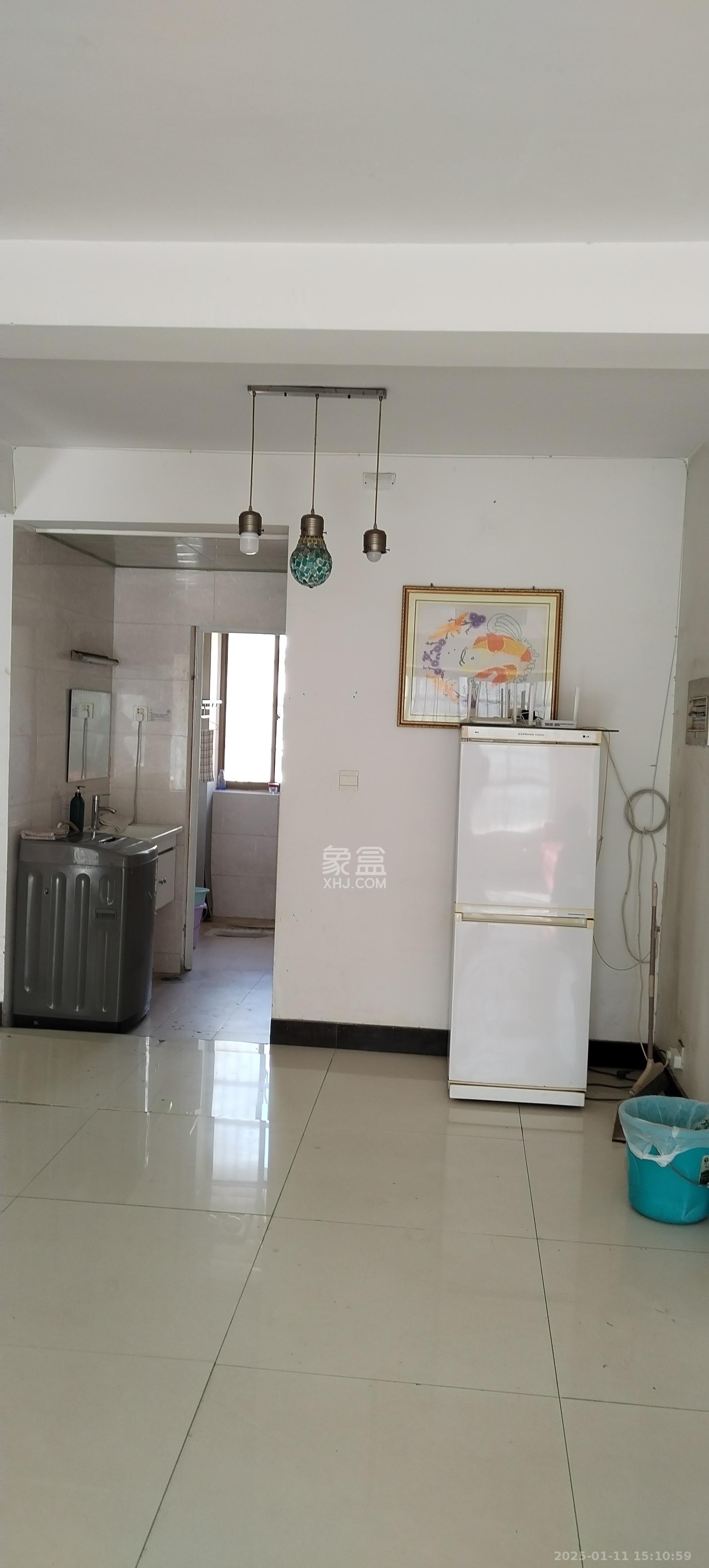 莲湖汽配城 1室2厅1卫 2500.0元/月 莲湖汽配城 1室2厅1卫 2500.0元/月室内图