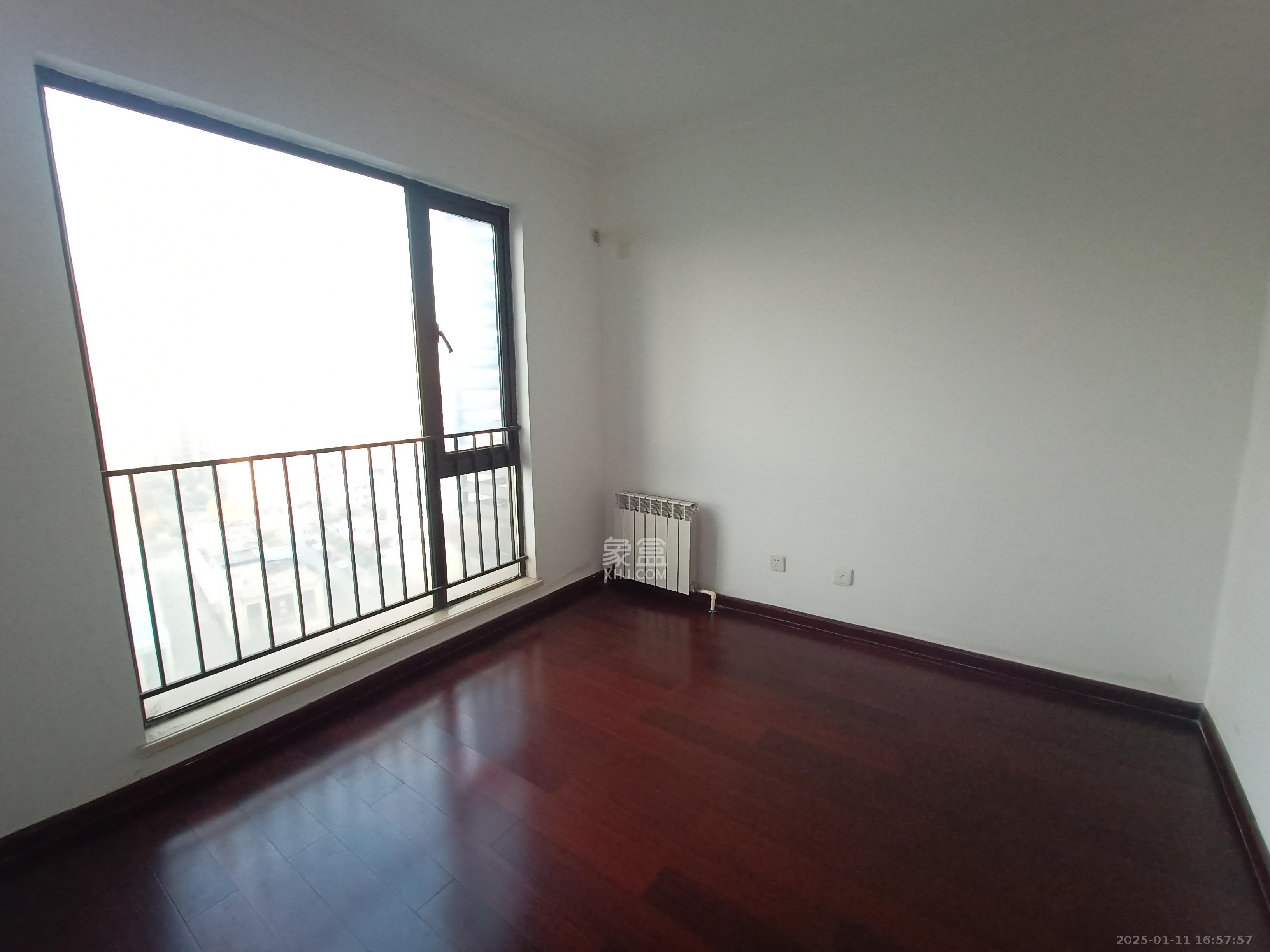 中海国际一期  3室2厅2卫    1800.0元/月 中海国际一期  3室2厅2卫    1800.0元/月室内图