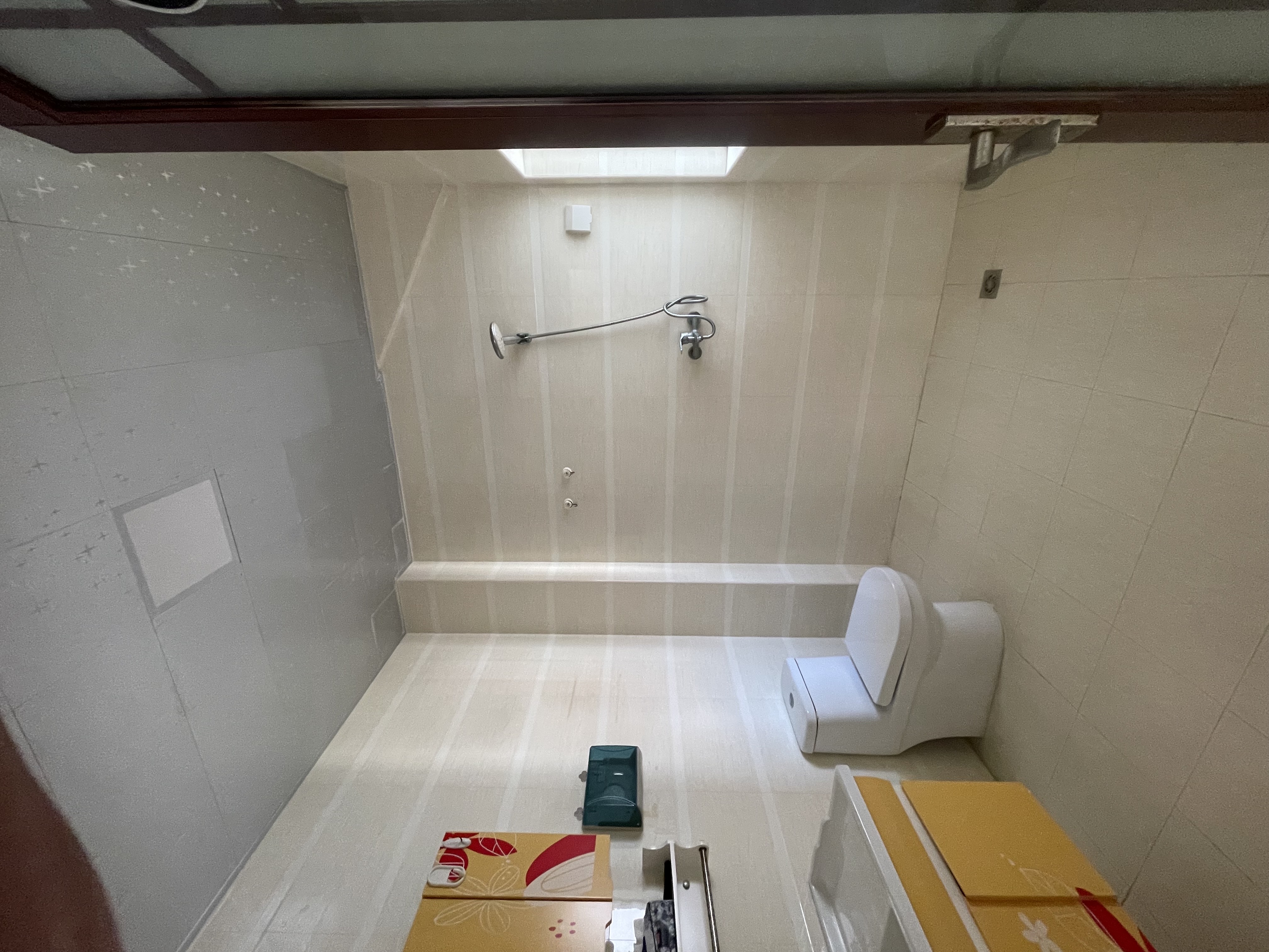 天上人间  5室2厅3卫    265.0万 天上人间  5室2厅3卫    265.0万客厅