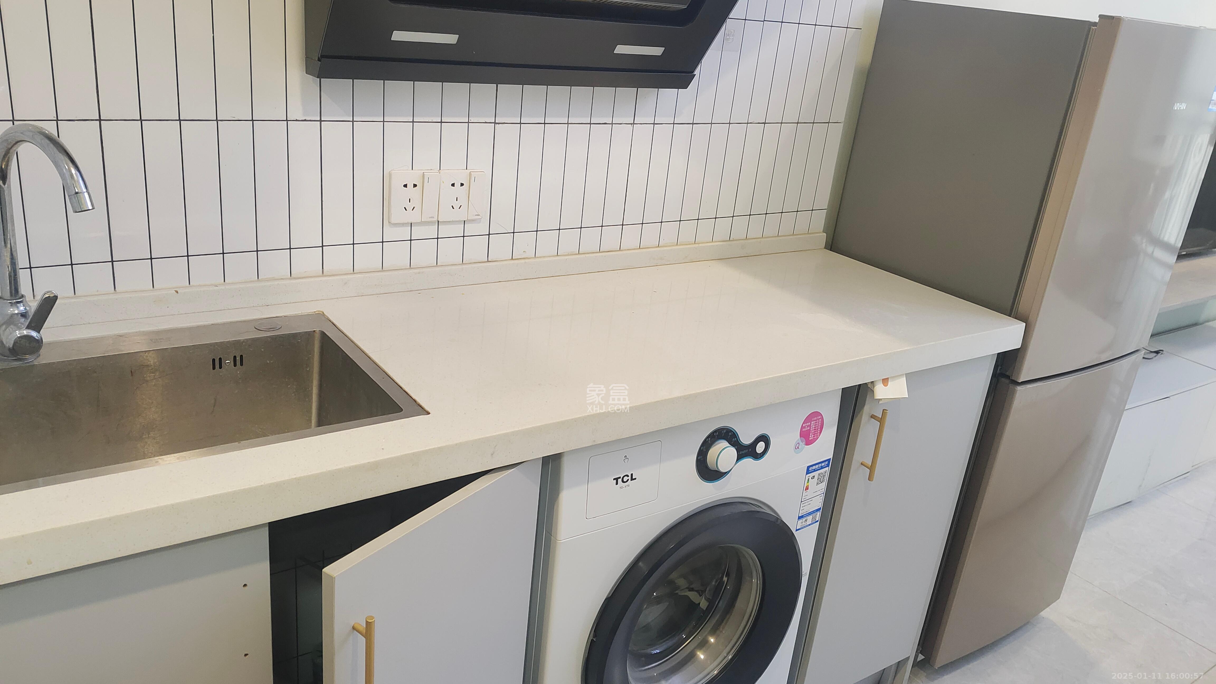 万润时光里 1室1厅1卫 1900.0元/月 万润时光里 1室1厅1卫 1900.0元/月室内图