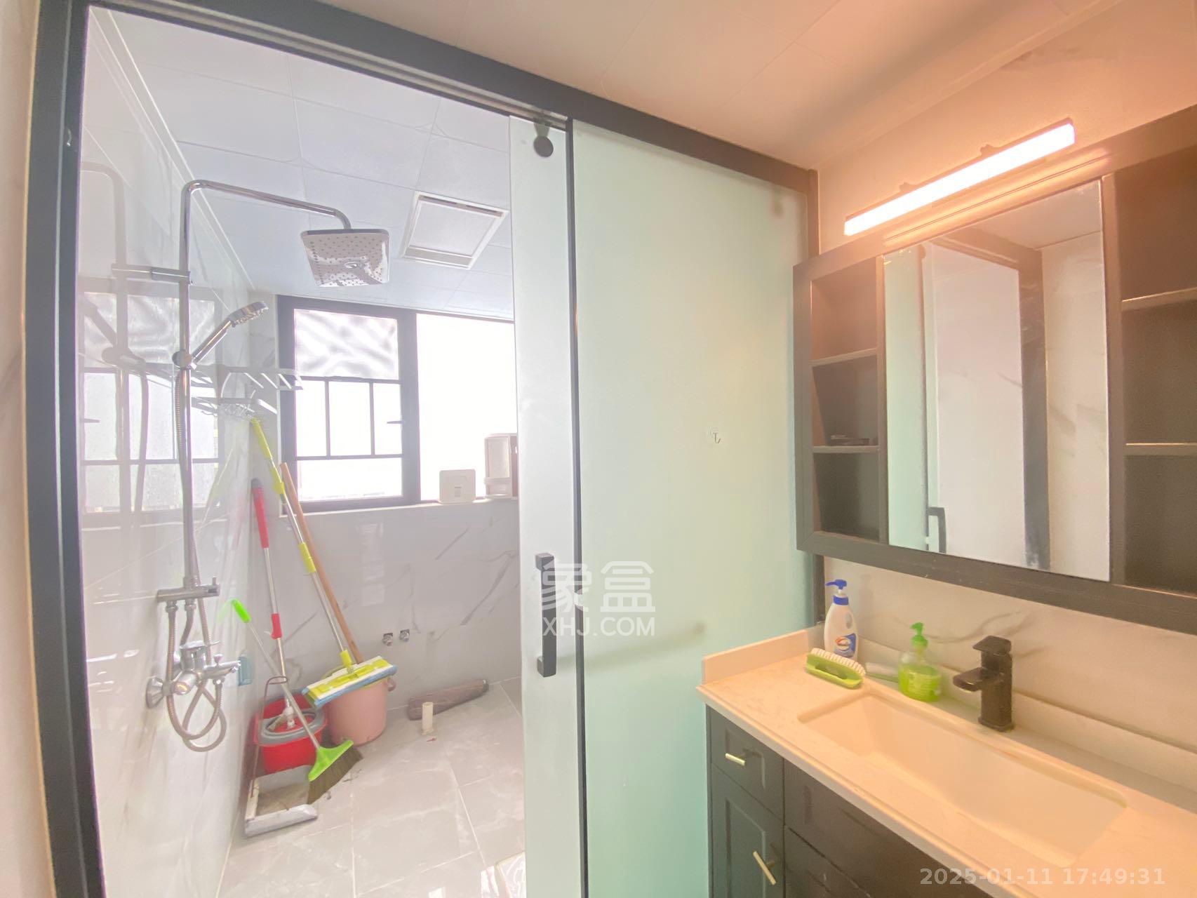 卓越蔚蓝城邦 3室2厅2卫 2600.0元/月 卓越蔚蓝城邦 3室2厅2卫 2600.0元/月室内图