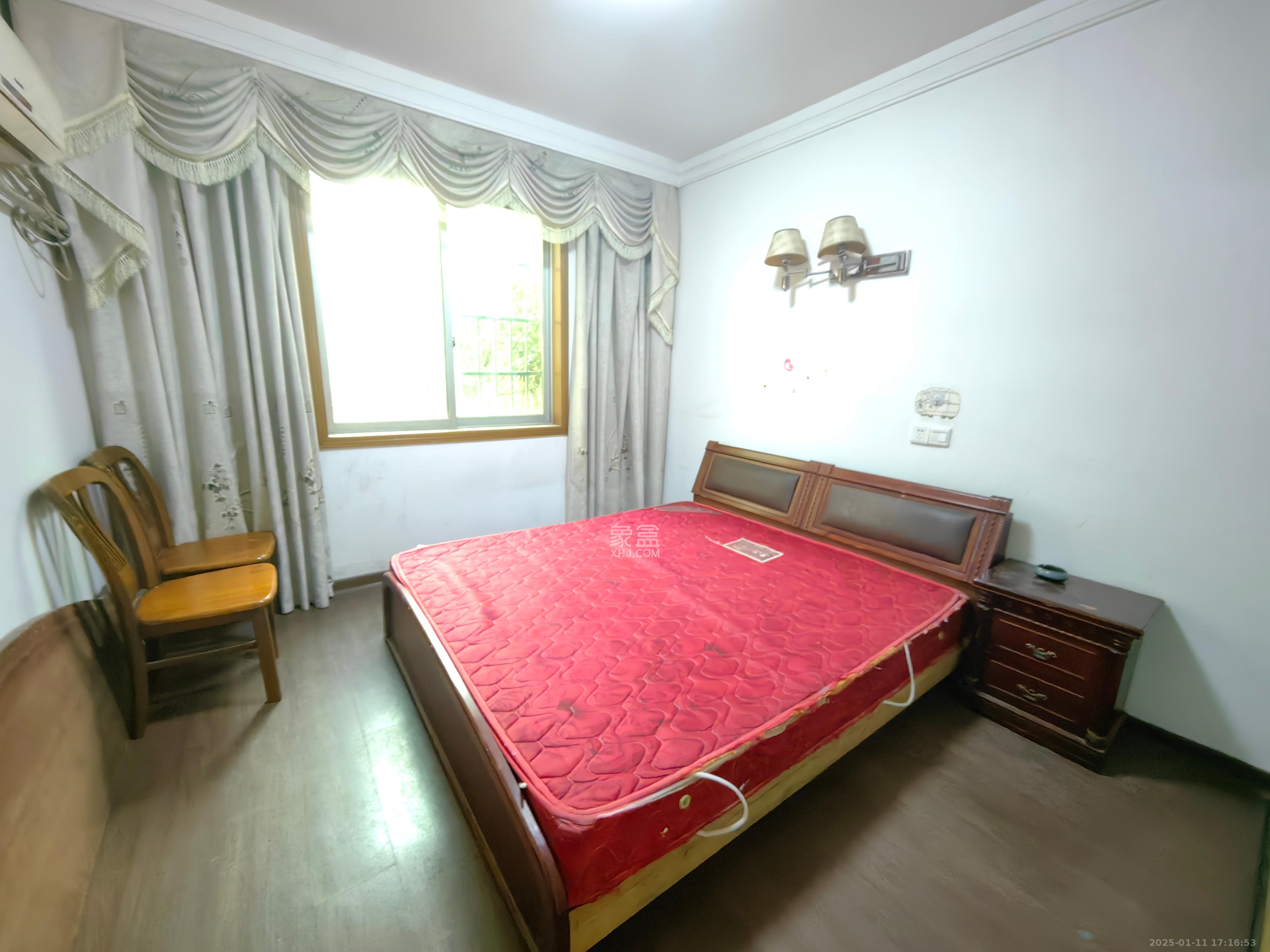 中南汽车世界 3室2厅2卫 1300.0元/月 中南汽车世界 3室2厅2卫 1300.0元/月室内图