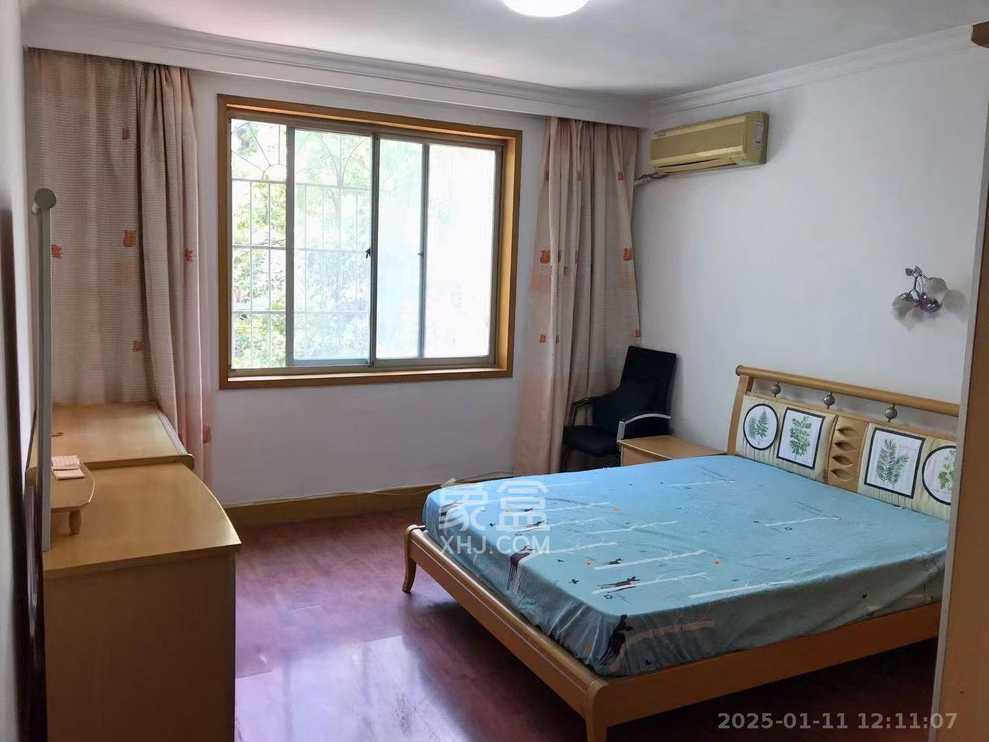 广宇园丁新村  4室2厅2卫   2500.00元/月室内图