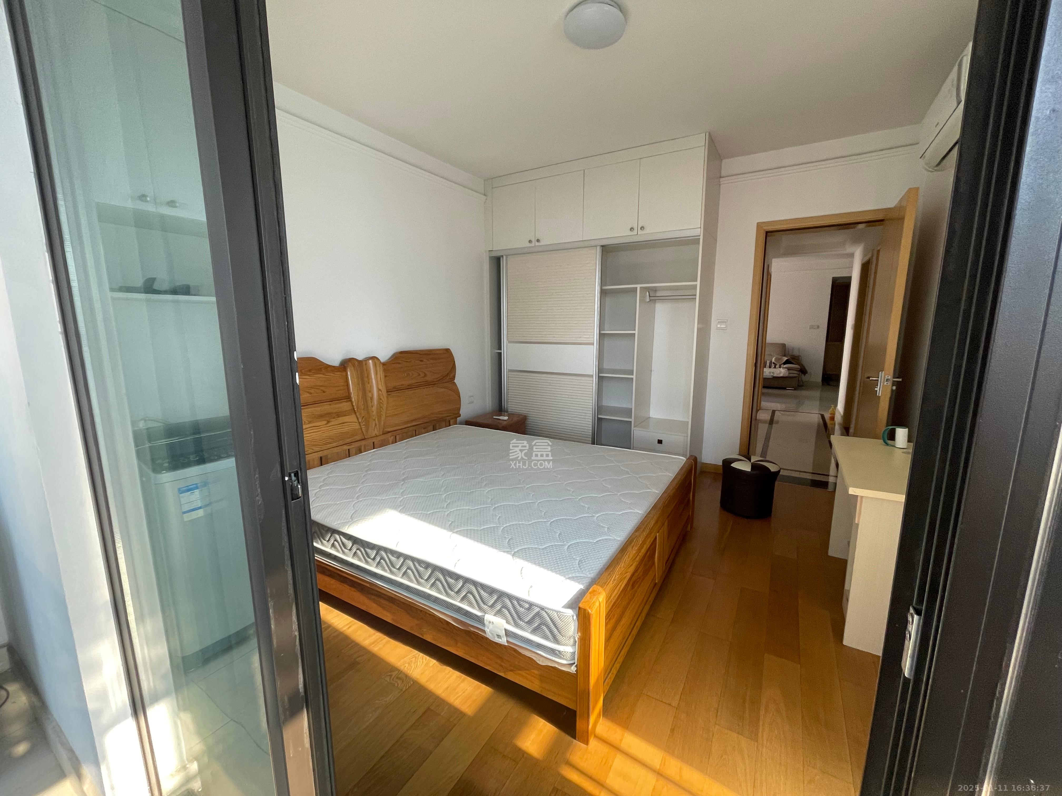 中海国际三期  3室2厅2卫    2200.0元/月 中海国际三期  3室2厅2卫    2200.0元/月室内图